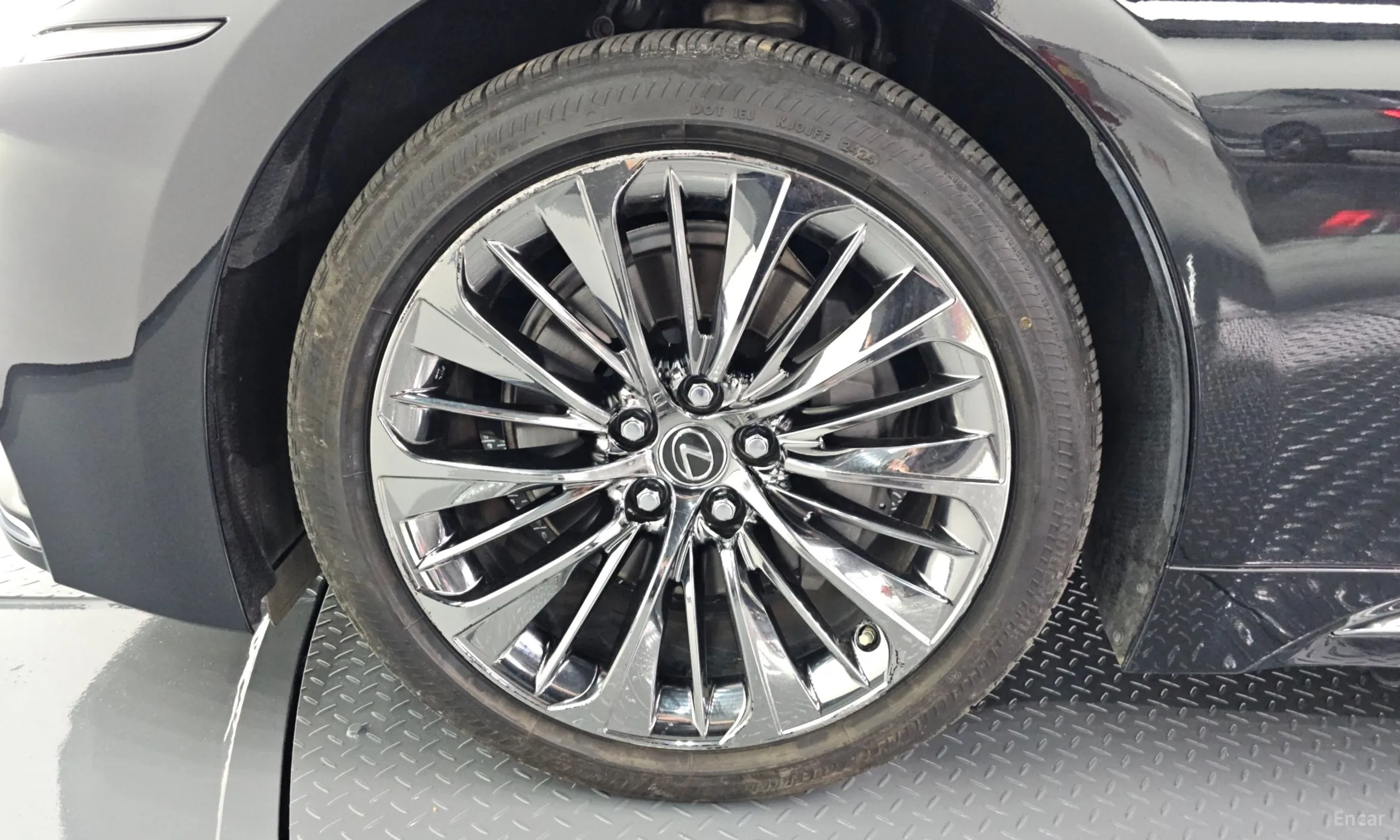 Lexus LS500h Gen 5 превью 5