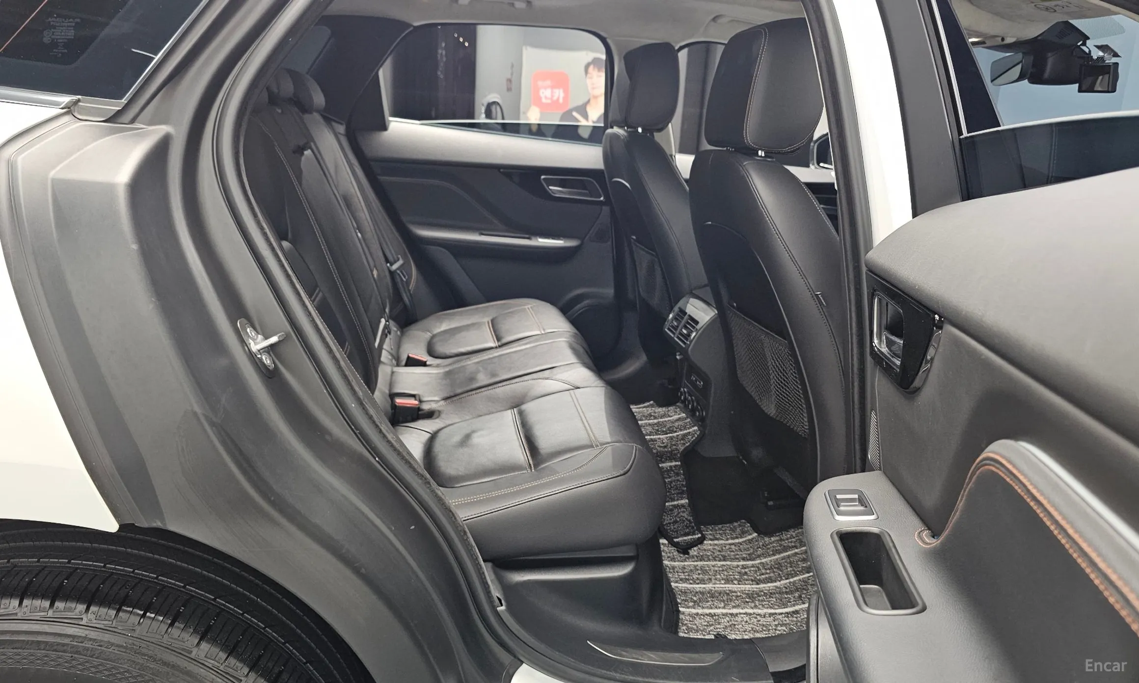 Jaguar F-PACE превью 11