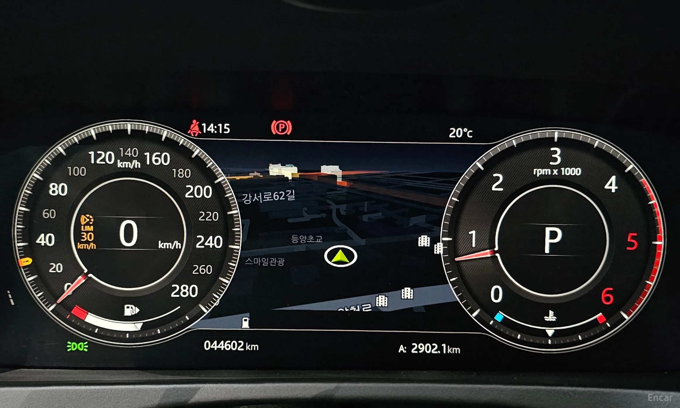 Jaguar F-PACE превью 8