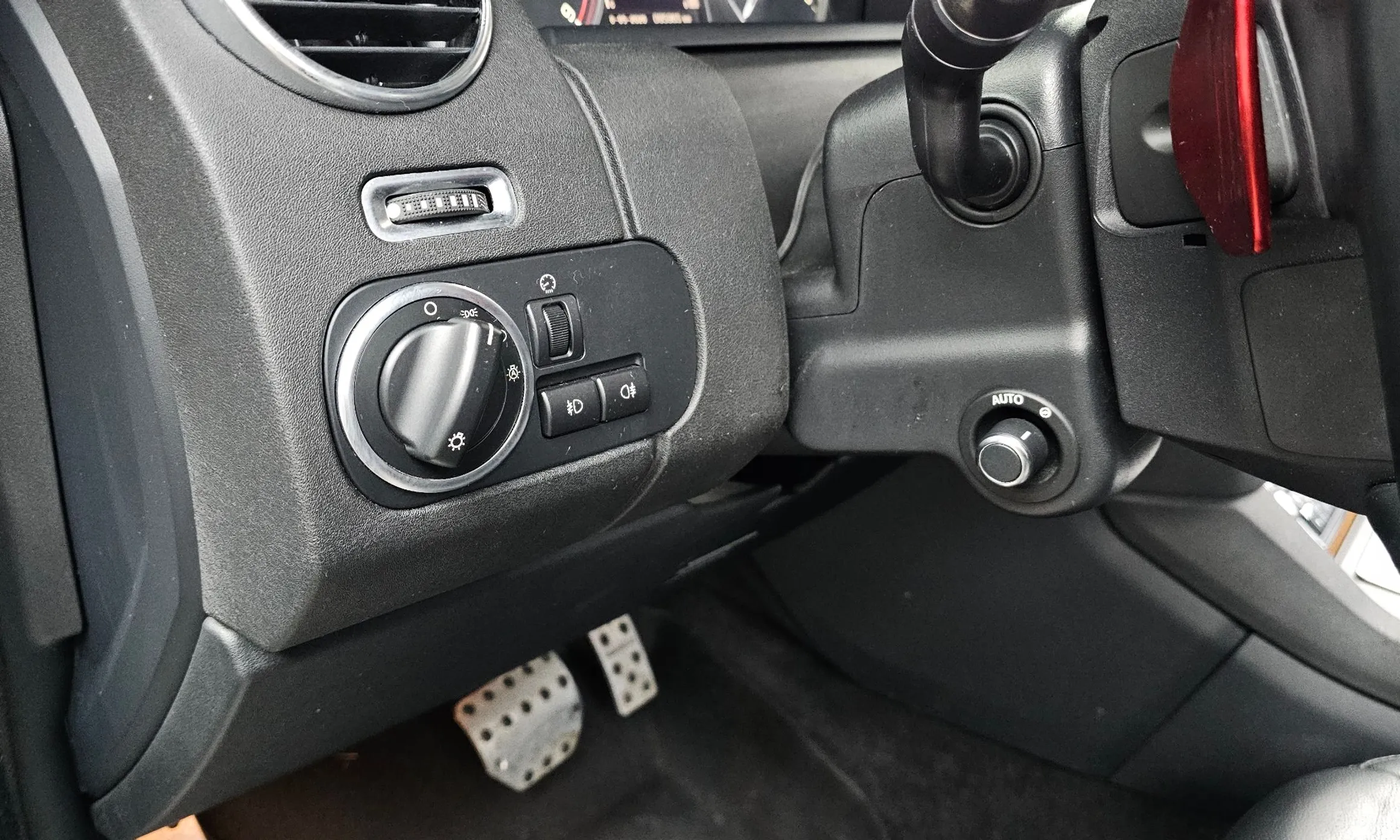 Land Rover Discovery 4 превью 14