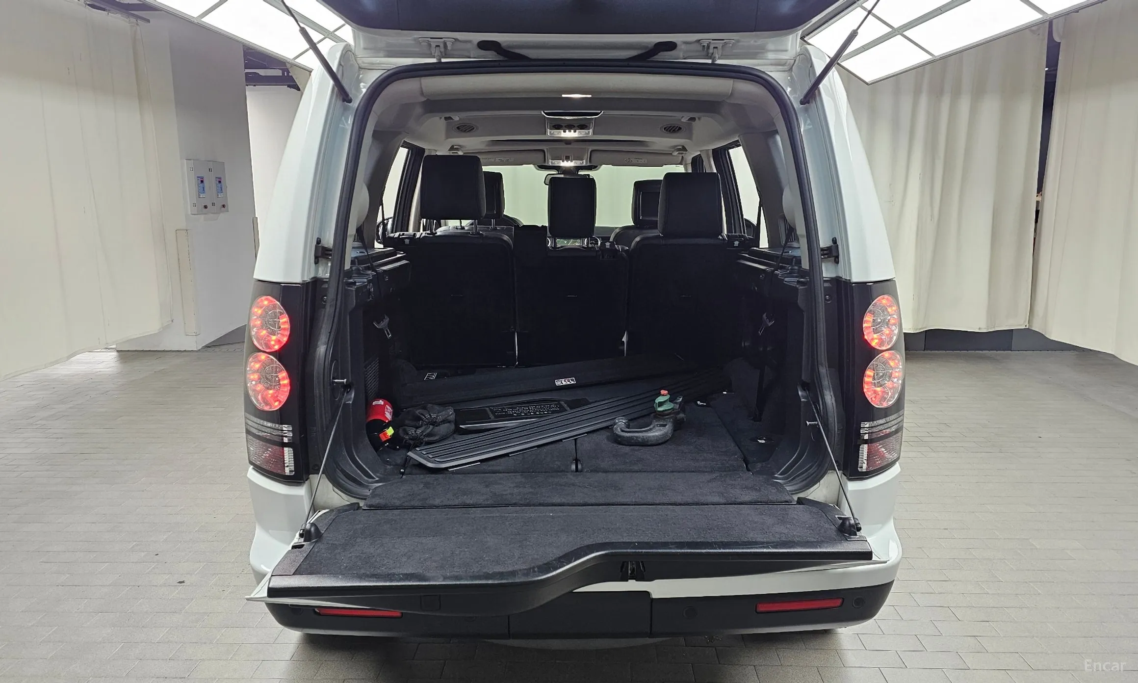 Land Rover Discovery 4 превью 20