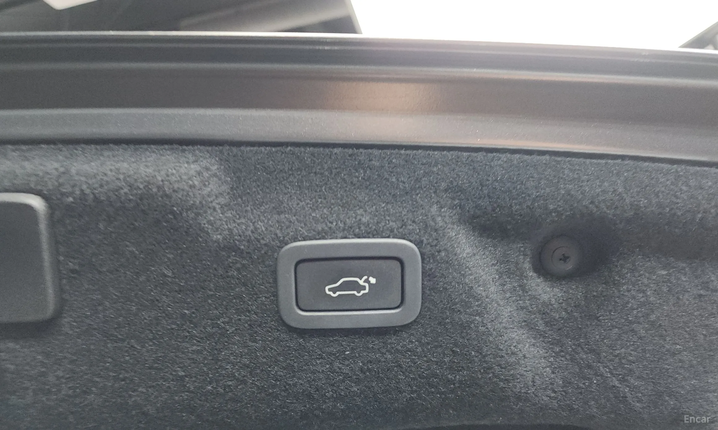 Jaguar XE превью 20