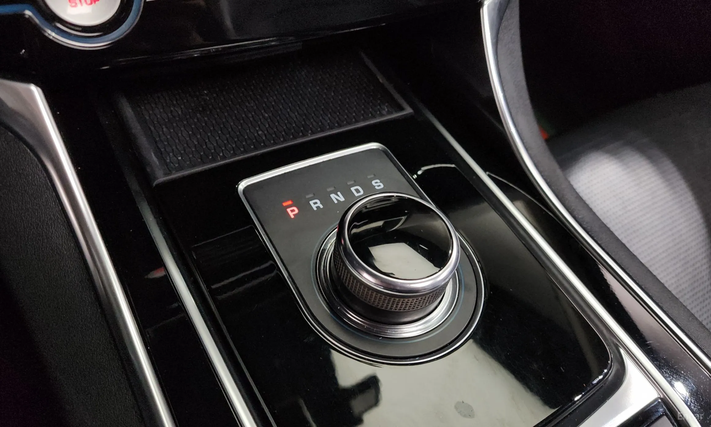 Jaguar XE превью 9