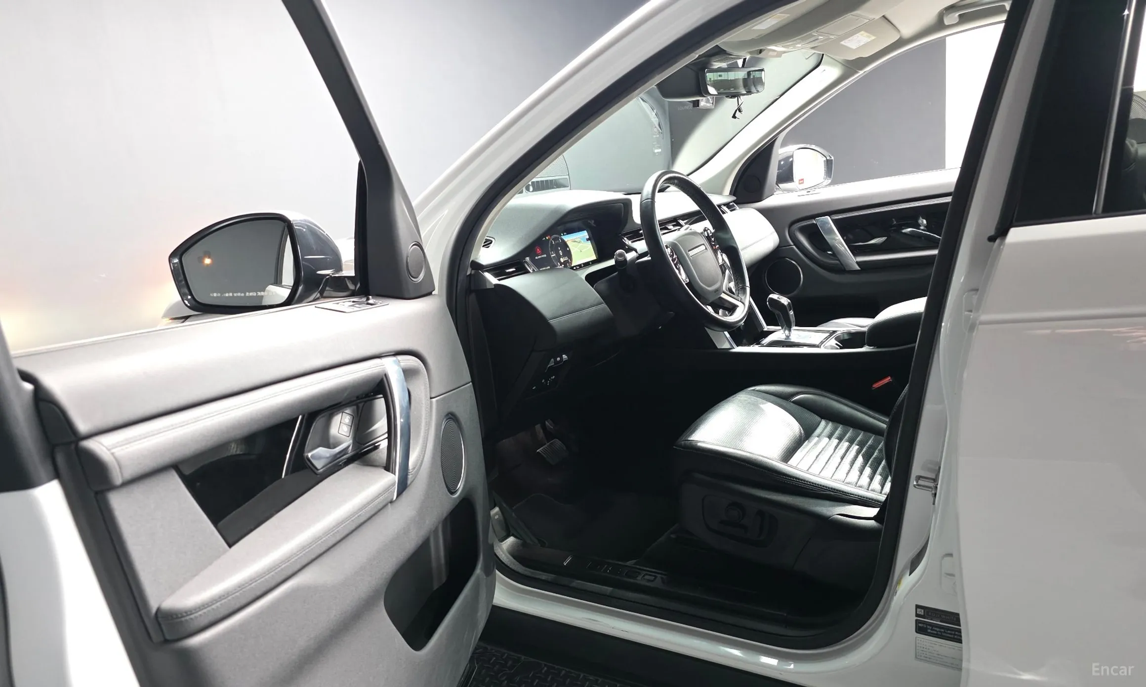 Land Rover Discovery Sports превью 10