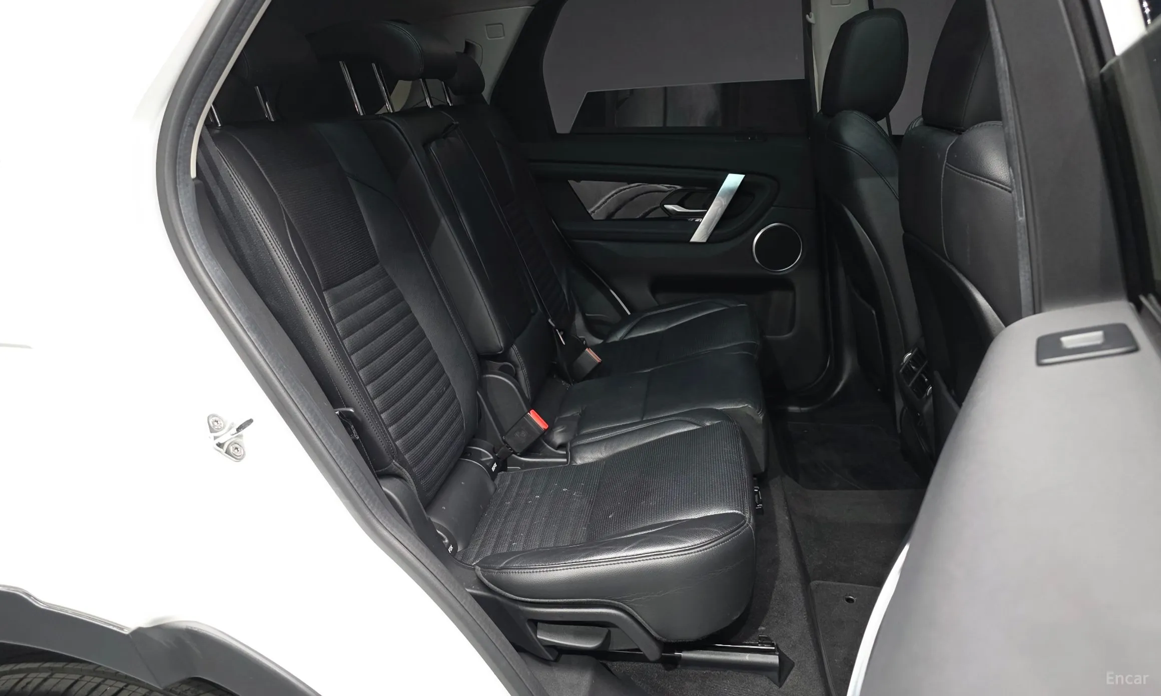 Land Rover Discovery Sports превью 12