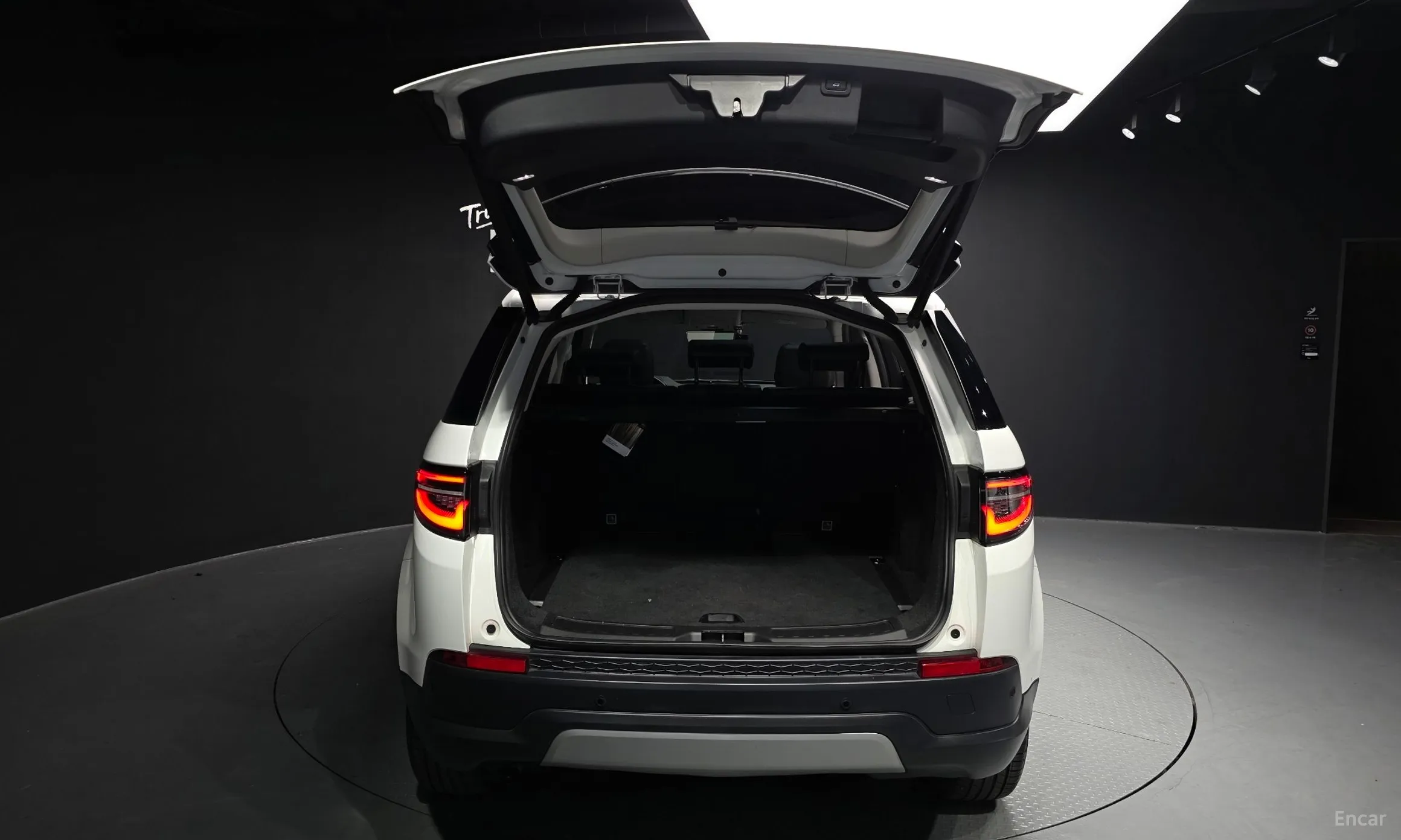 Land Rover Discovery Sports превью 20