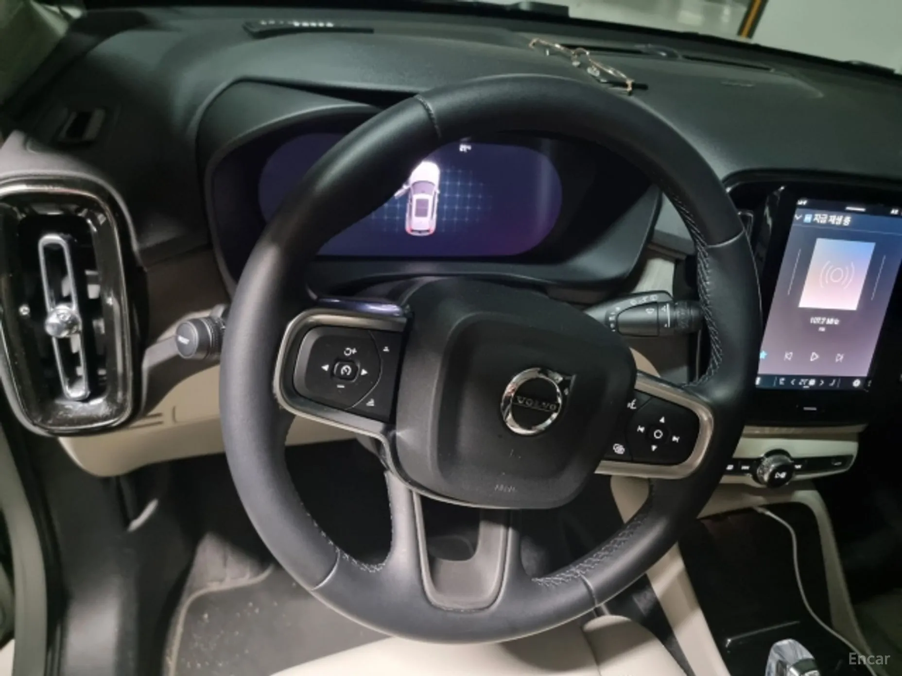 Volvo XC40 превью 11