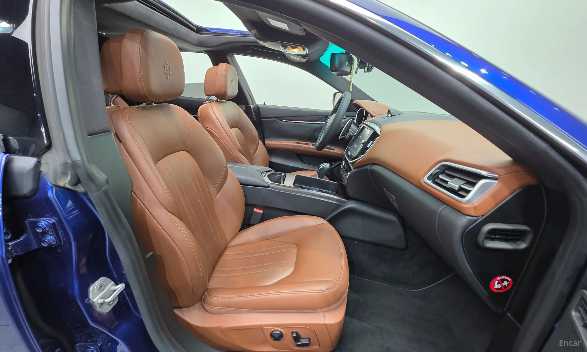Maserati Ghibli превью 10
