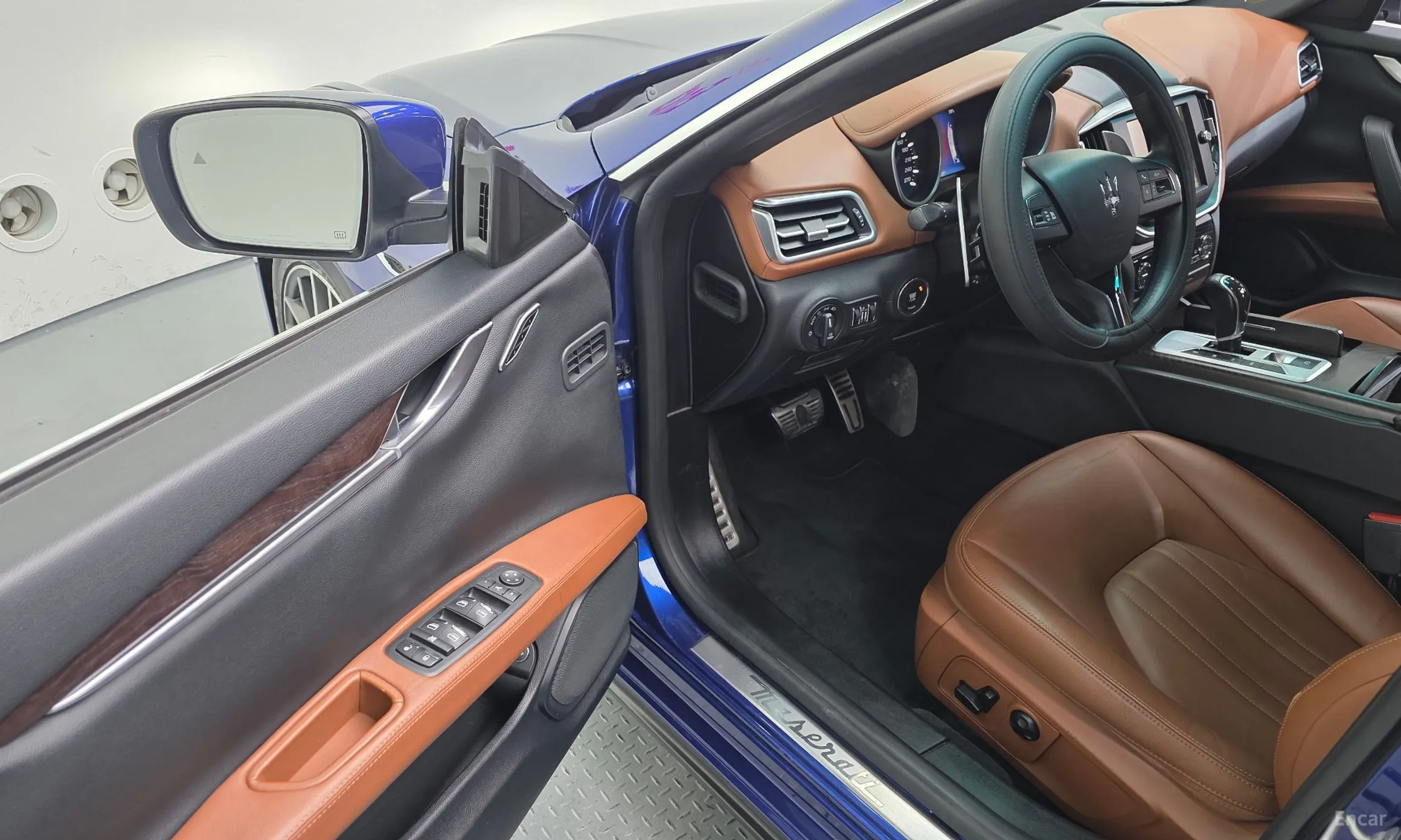 Maserati Ghibli превью 12
