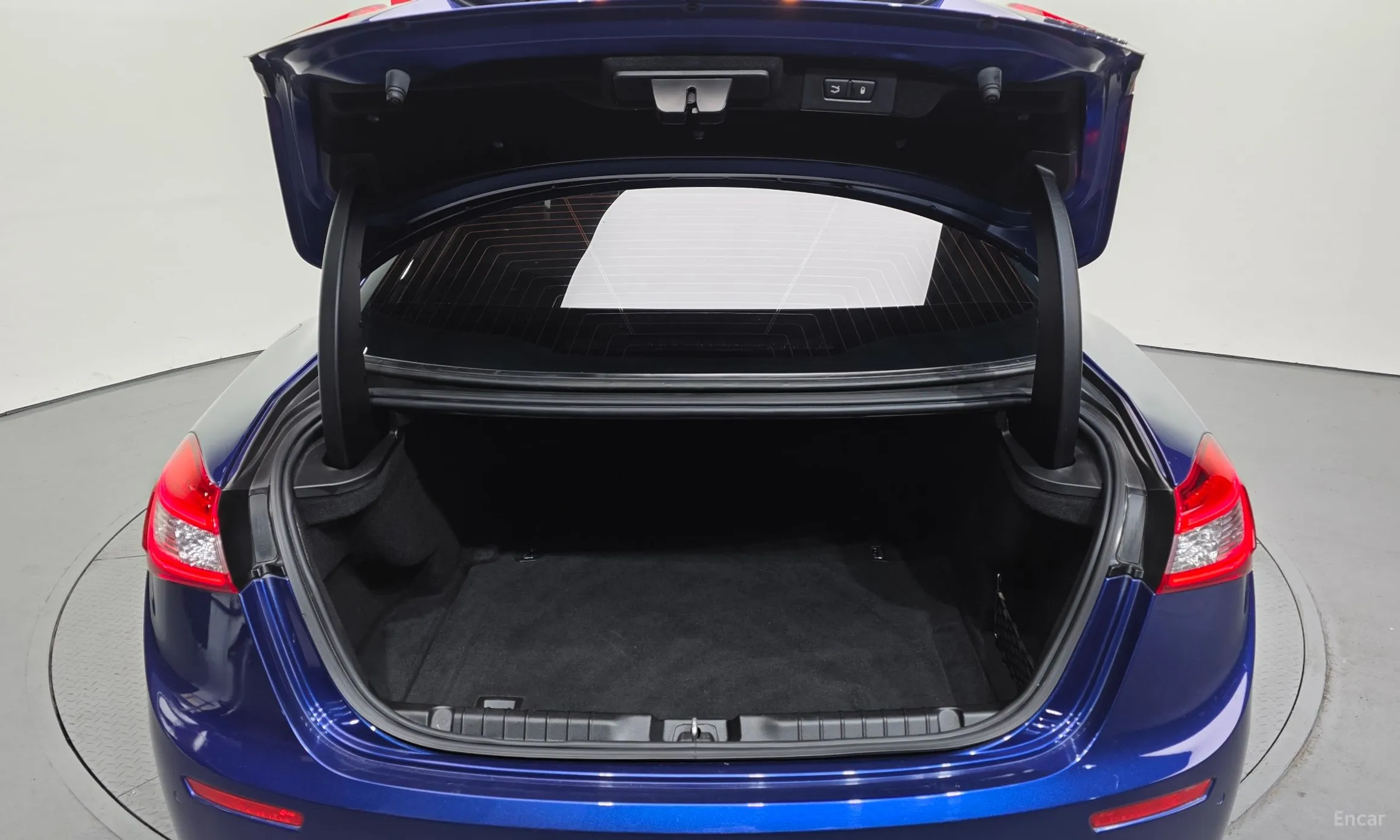 Maserati Ghibli превью 20