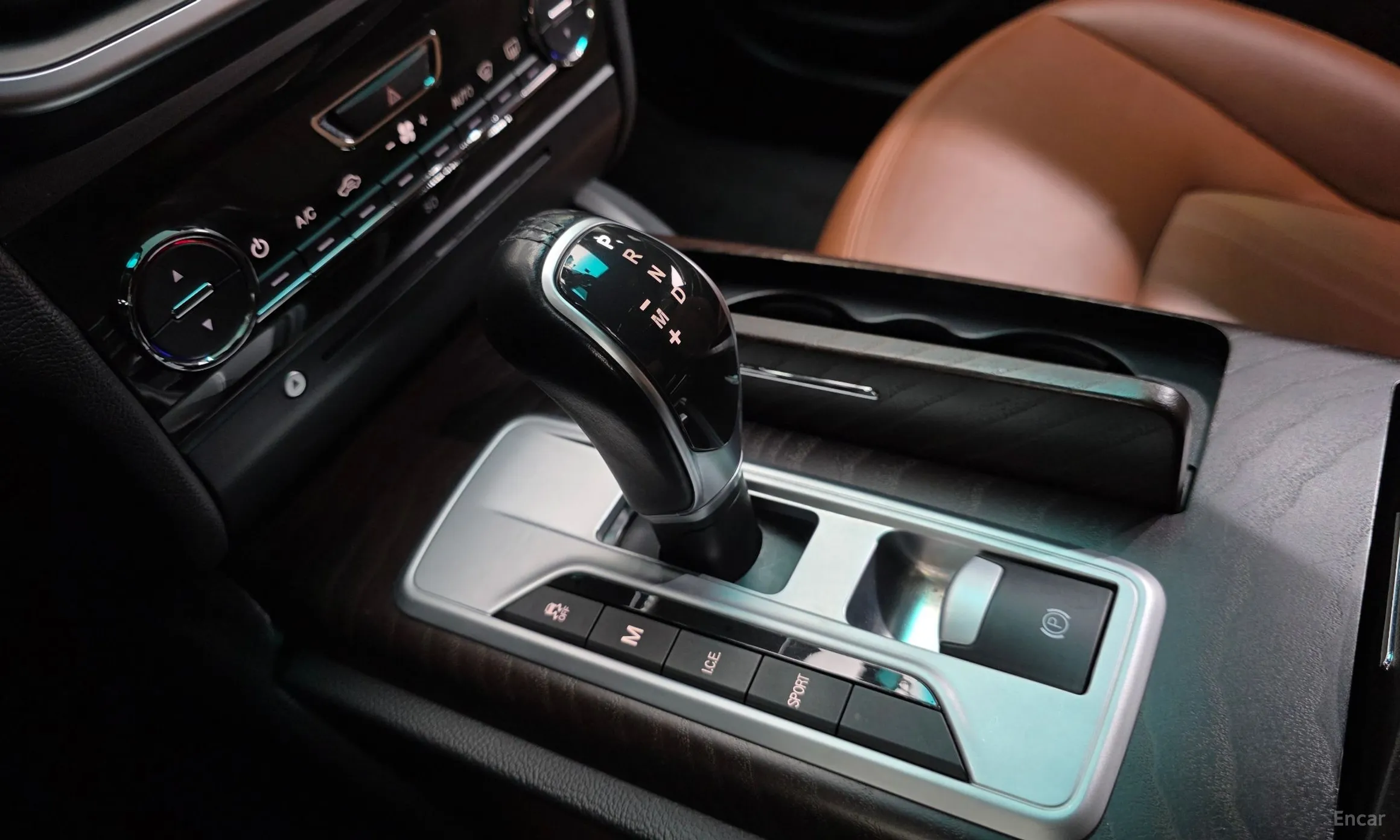 Maserati Ghibli превью 9