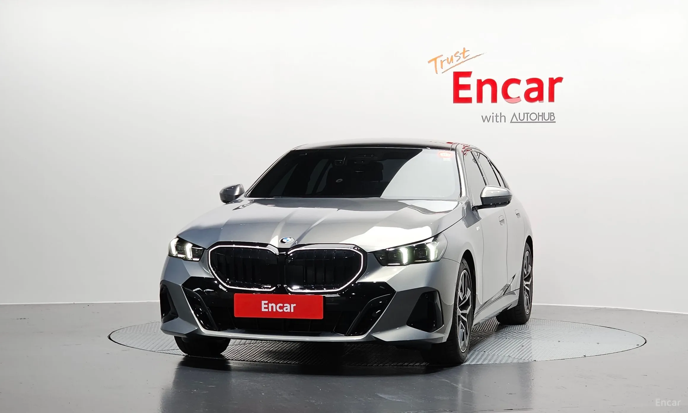 BMW 5 Series (G60) превью 3