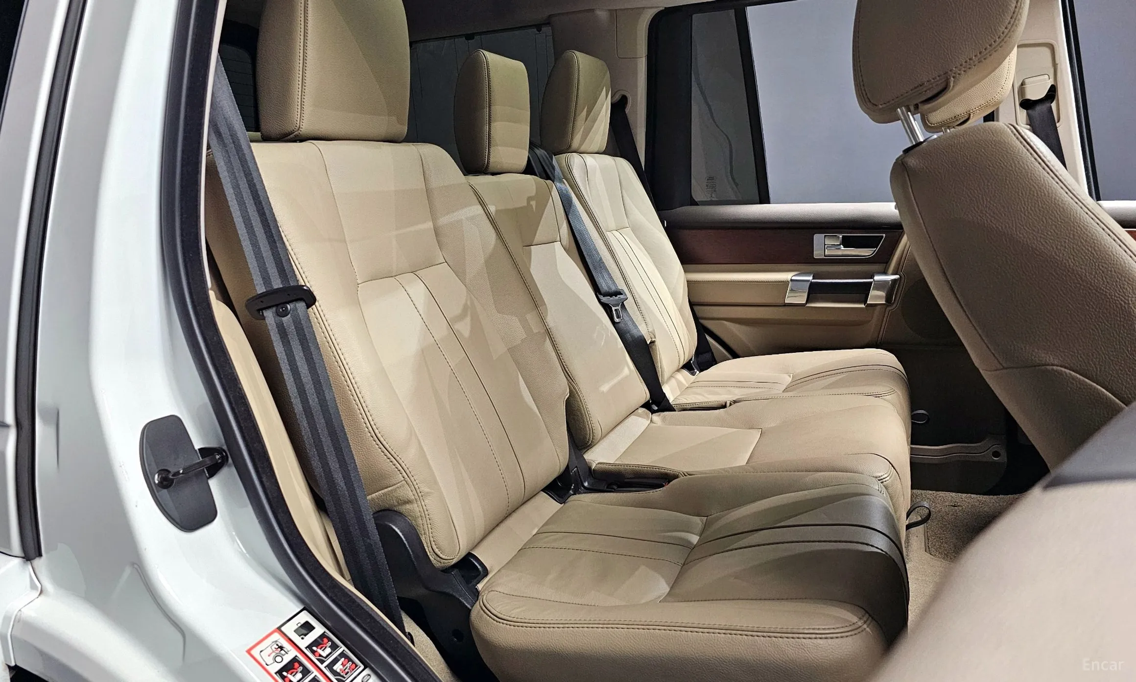 Land Rover Discovery 4 превью 11
