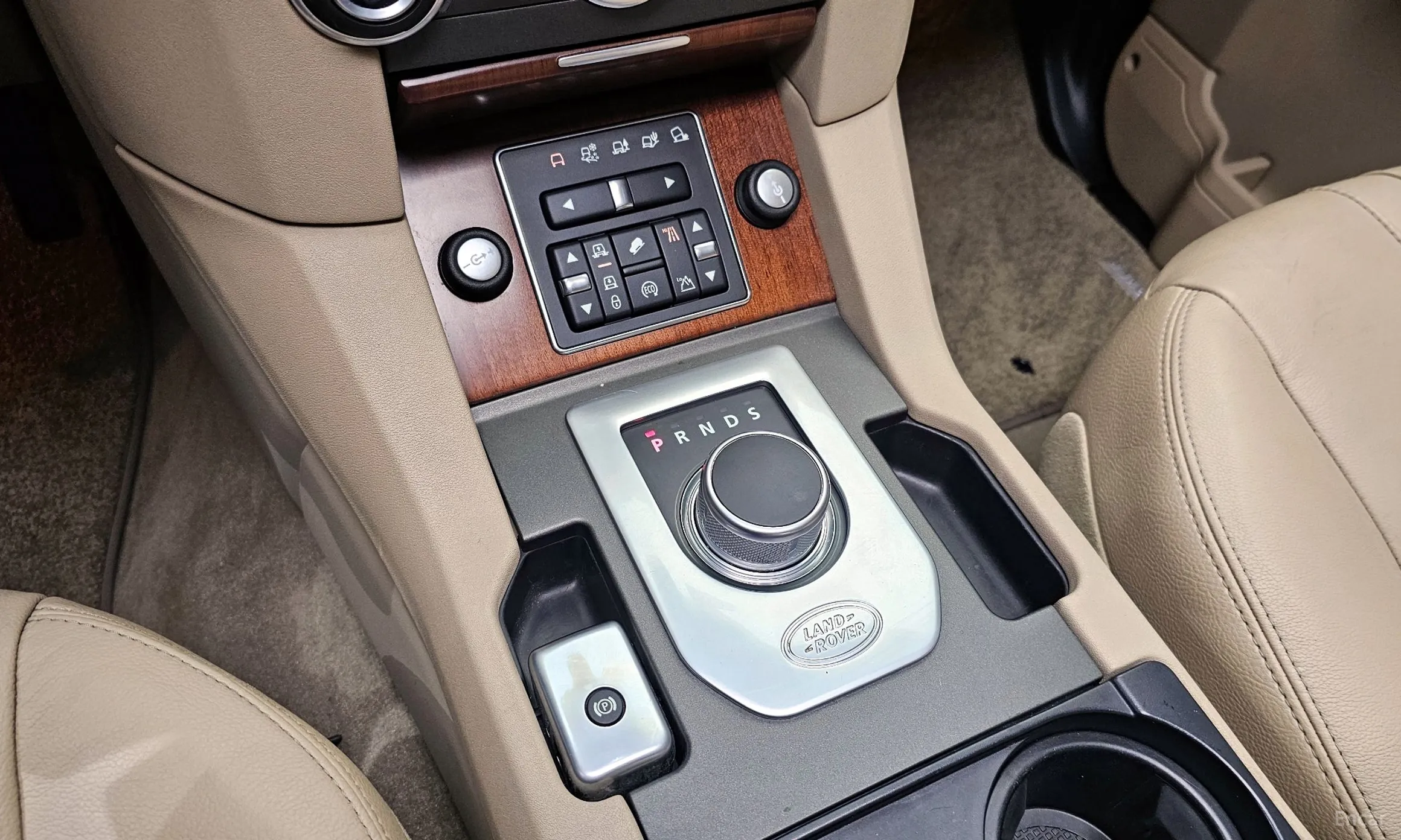 Land Rover Discovery 4 превью 9