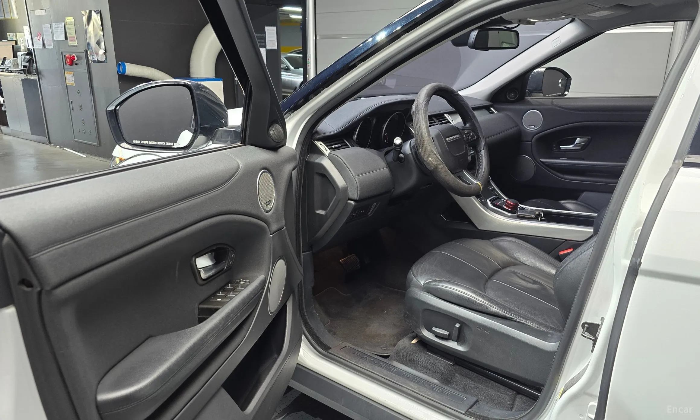 Land Rover Range Rover Evoque превью 10