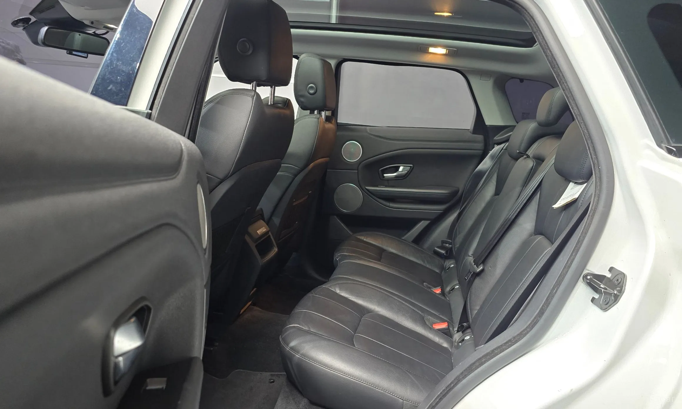 Land Rover Range Rover Evoque превью 12
