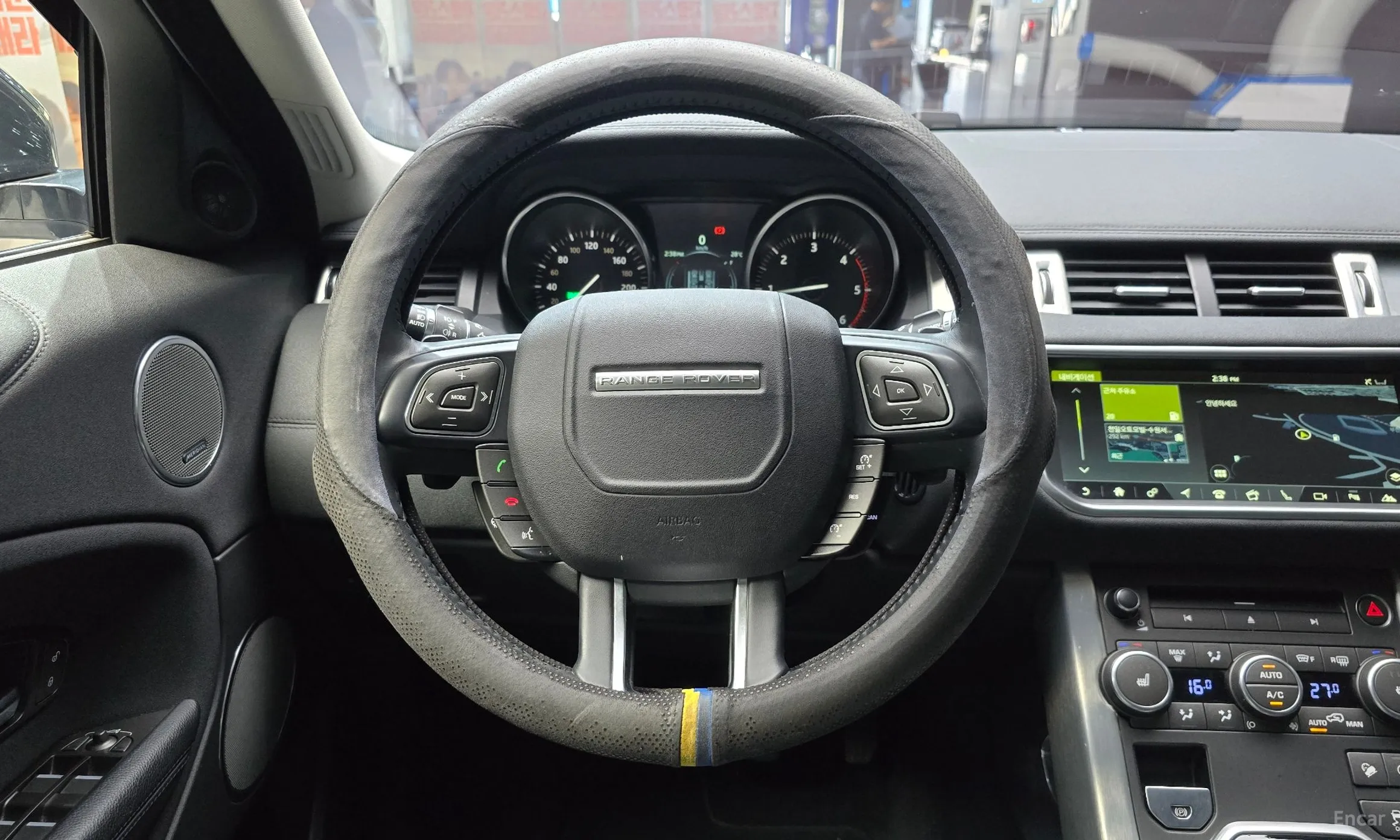 Land Rover Range Rover Evoque превью 13