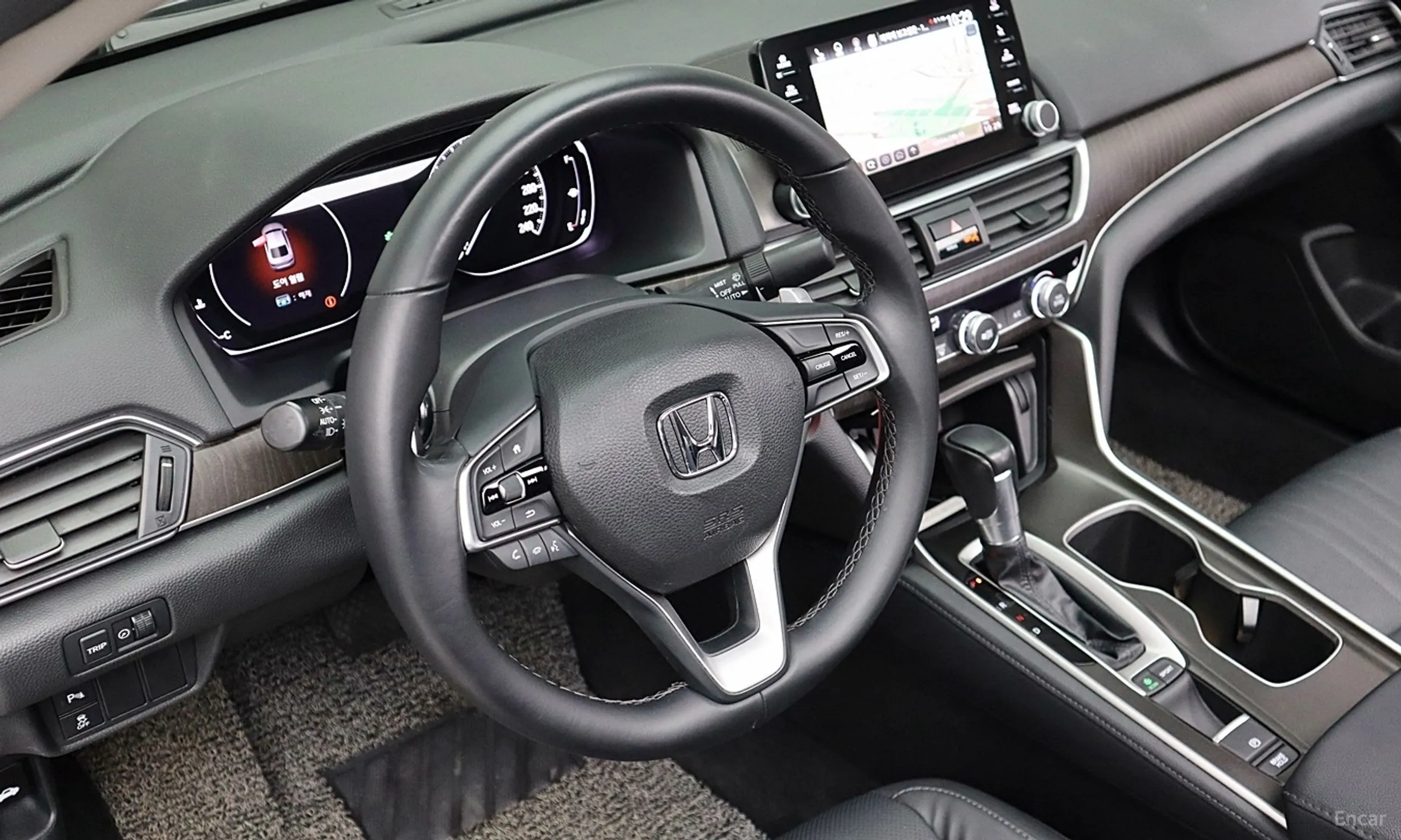 Honda Accord 10th Generation превью 14