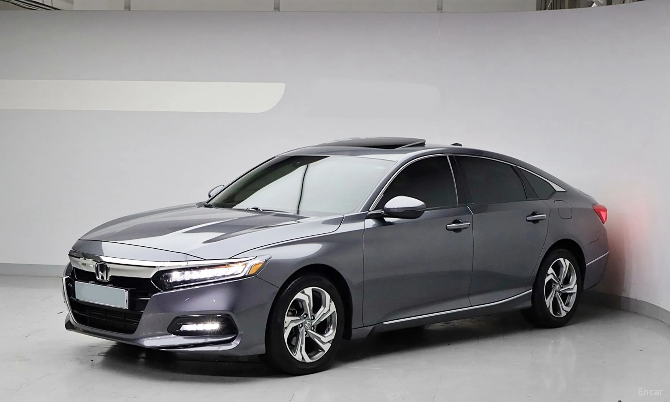 Honda Accord 10th Generation превью 2