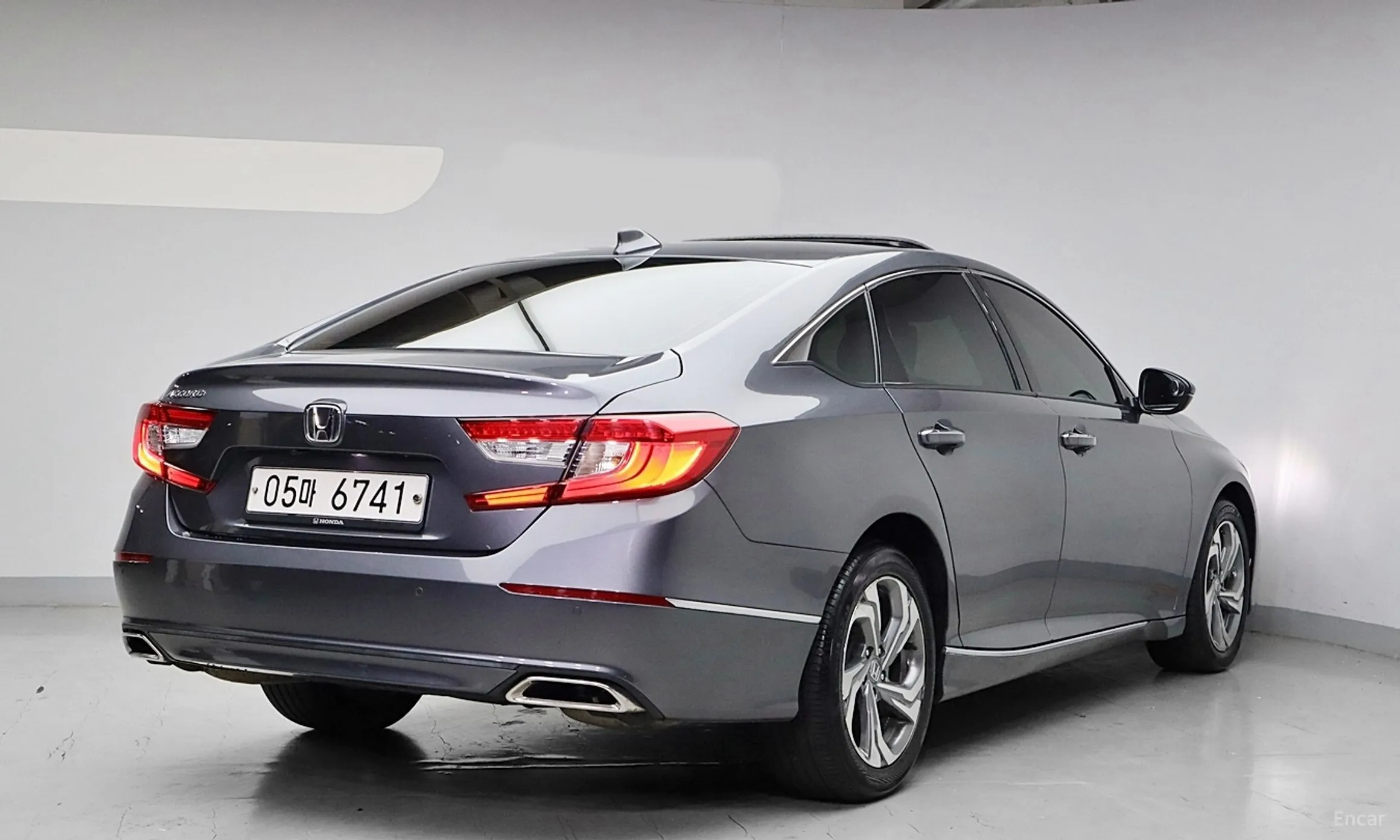 Honda Accord 10th Generation превью 3