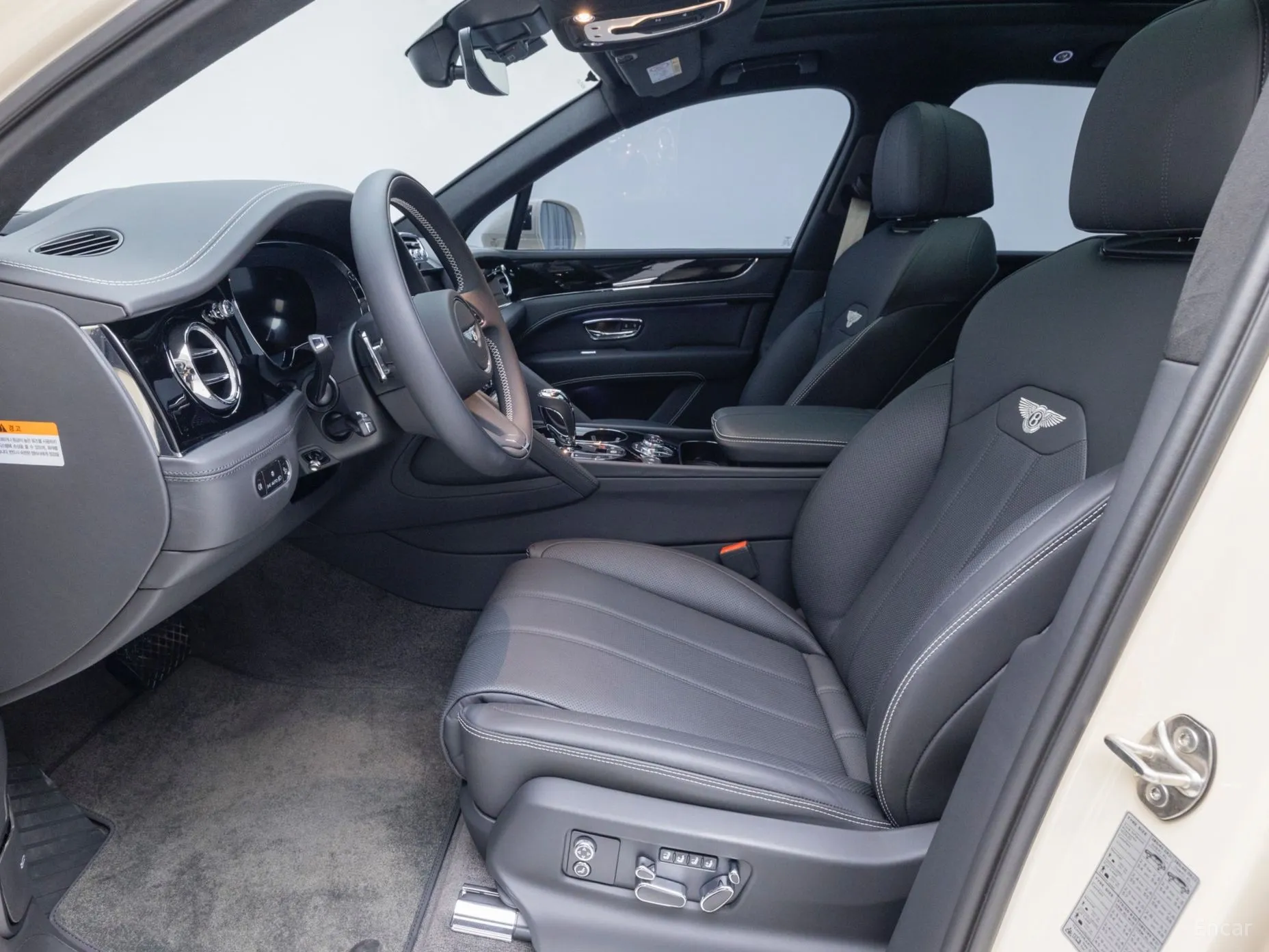 Bentley Bentayga превью 10