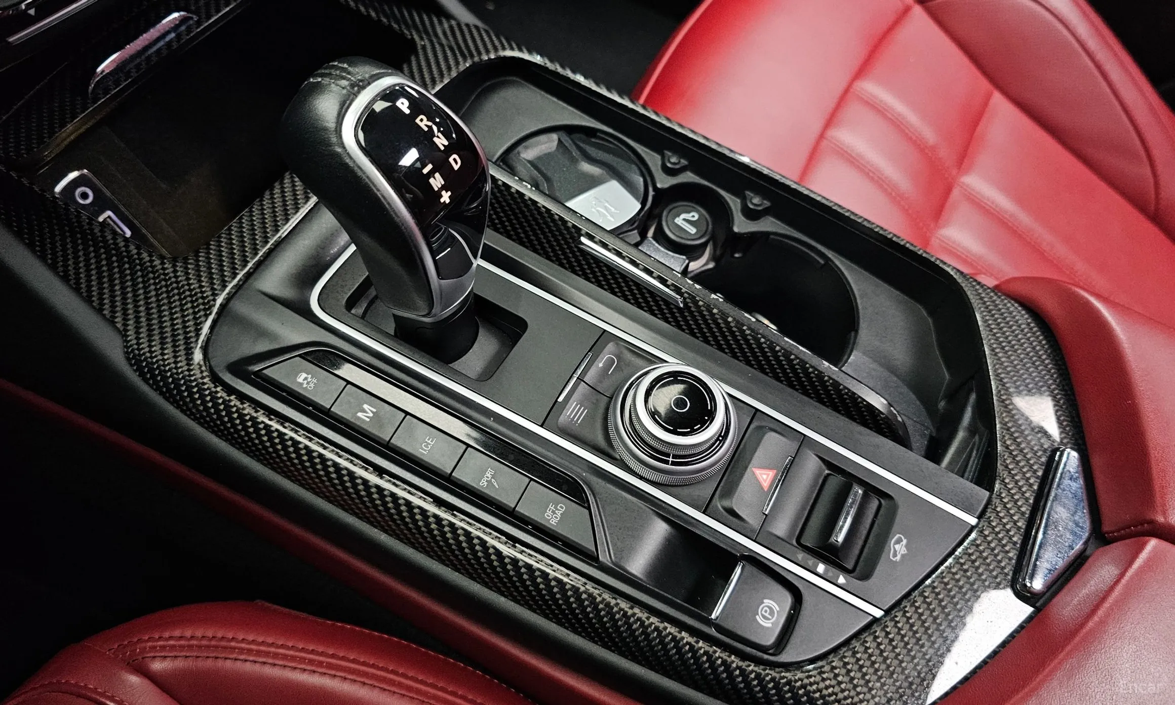 Maserati Levante превью 9