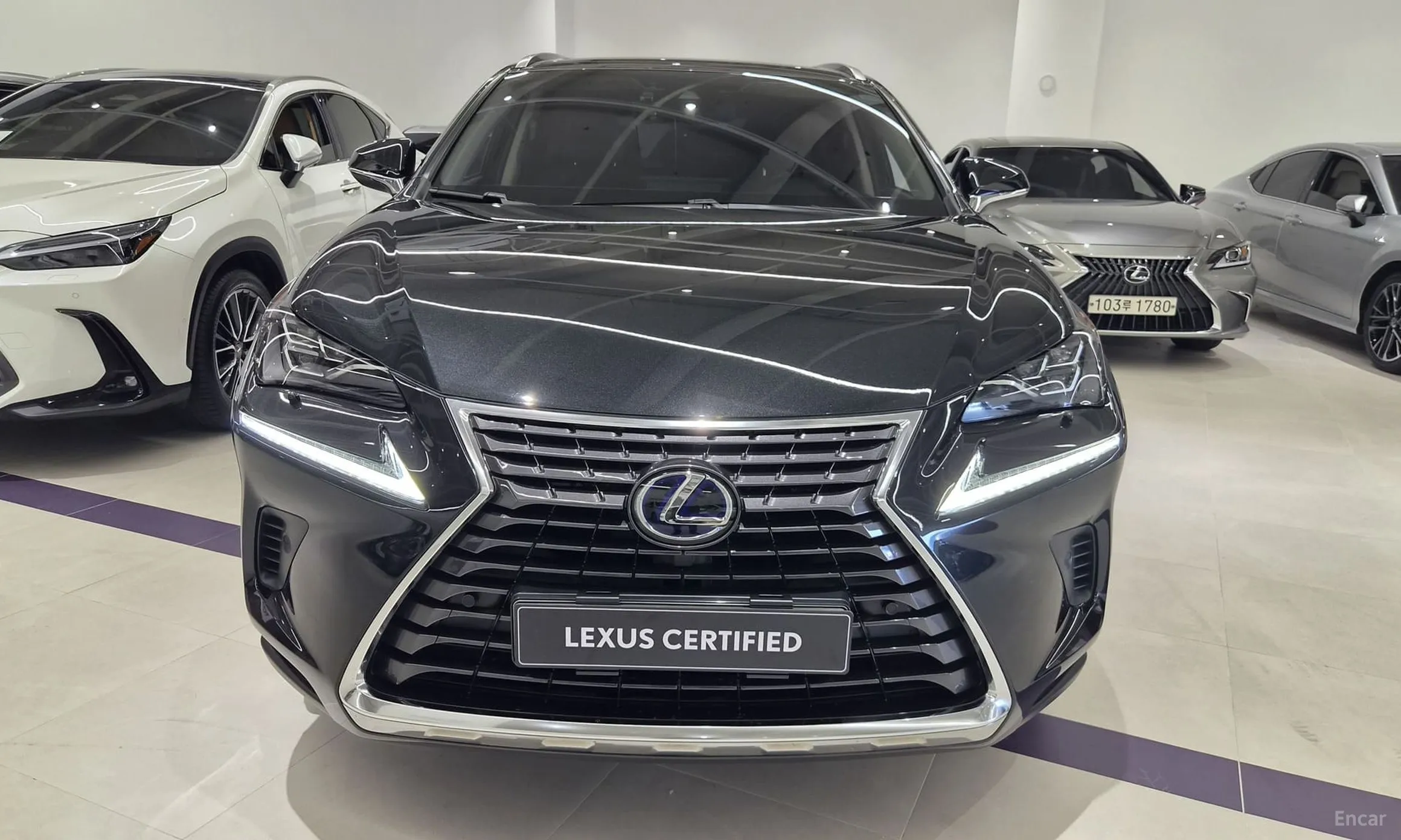 Lexus NX300h превью 3