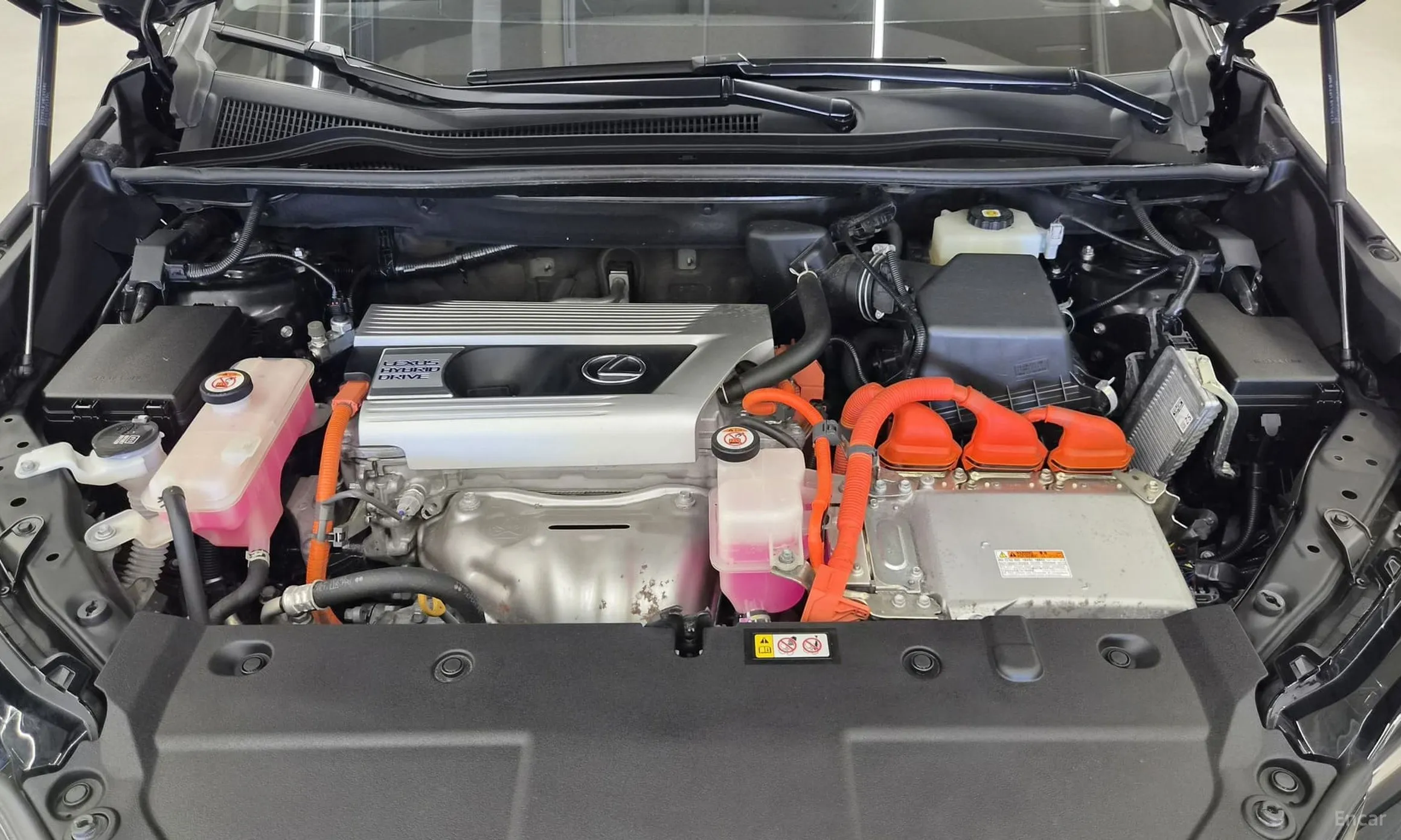 Lexus NX300h превью 6