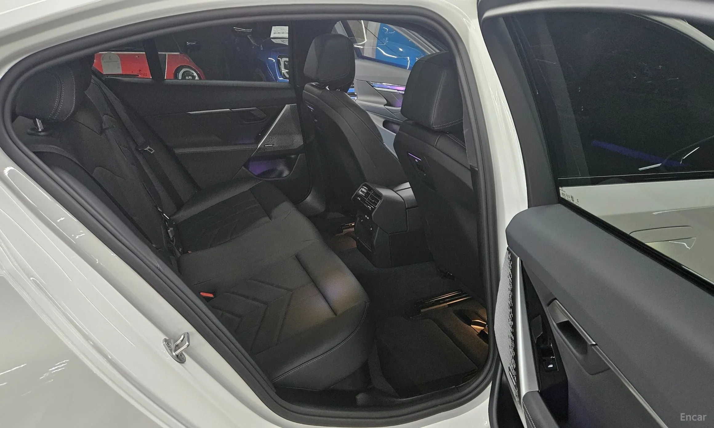 BMW 5 Series (G60) превью 13