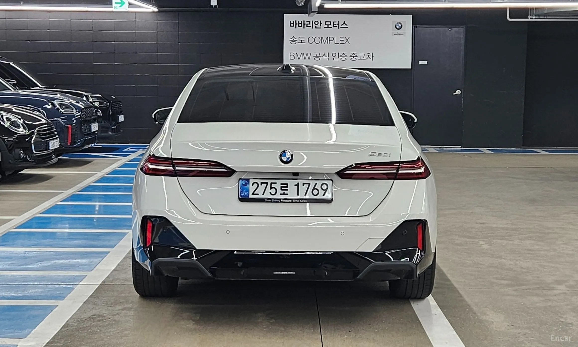 BMW 5 Series (G60) превью 4