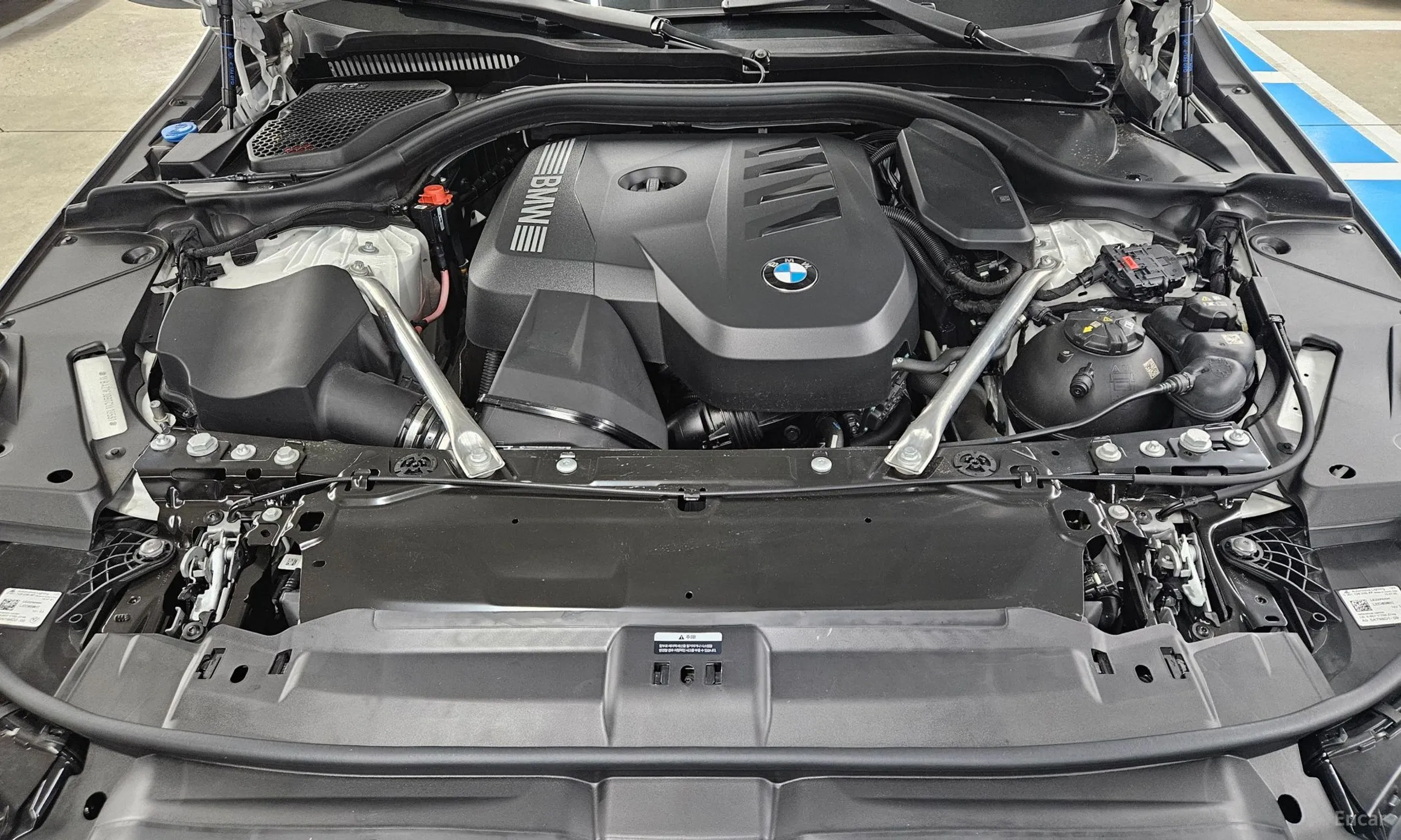 BMW 5 Series (G60) превью 6