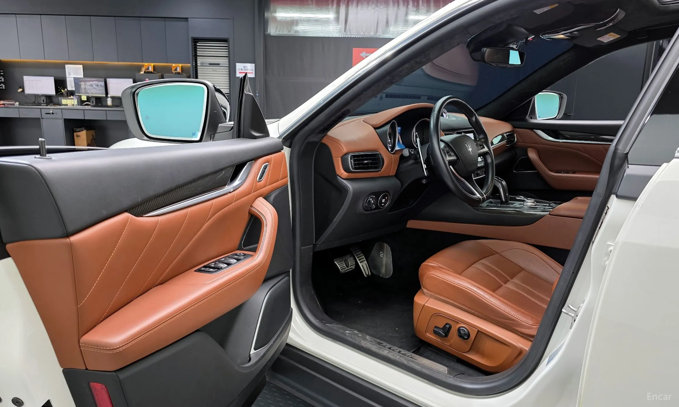 Maserati Levante превью 10