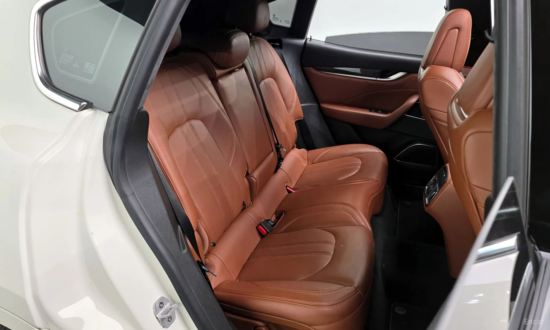 Maserati Levante превью 11