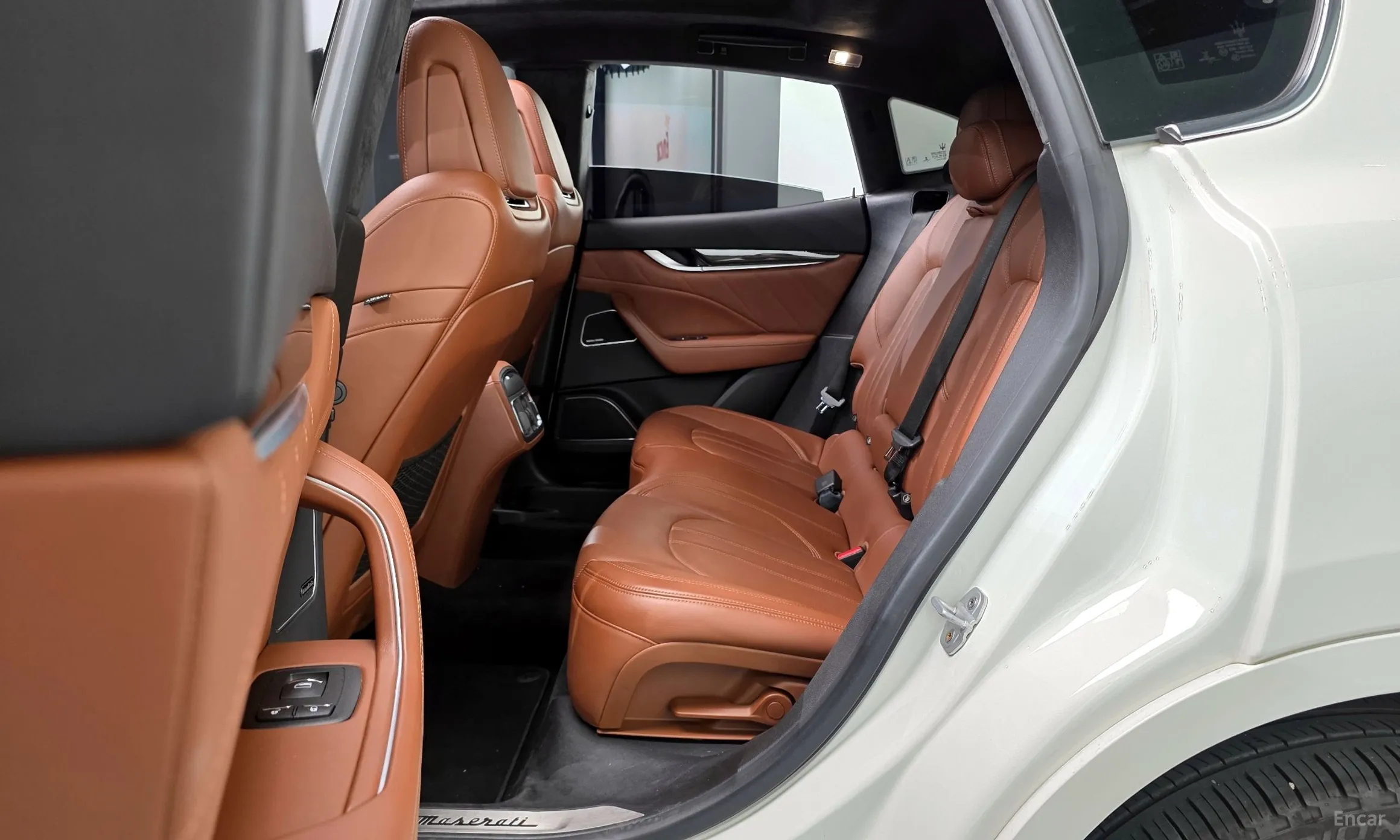 Maserati Levante превью 12