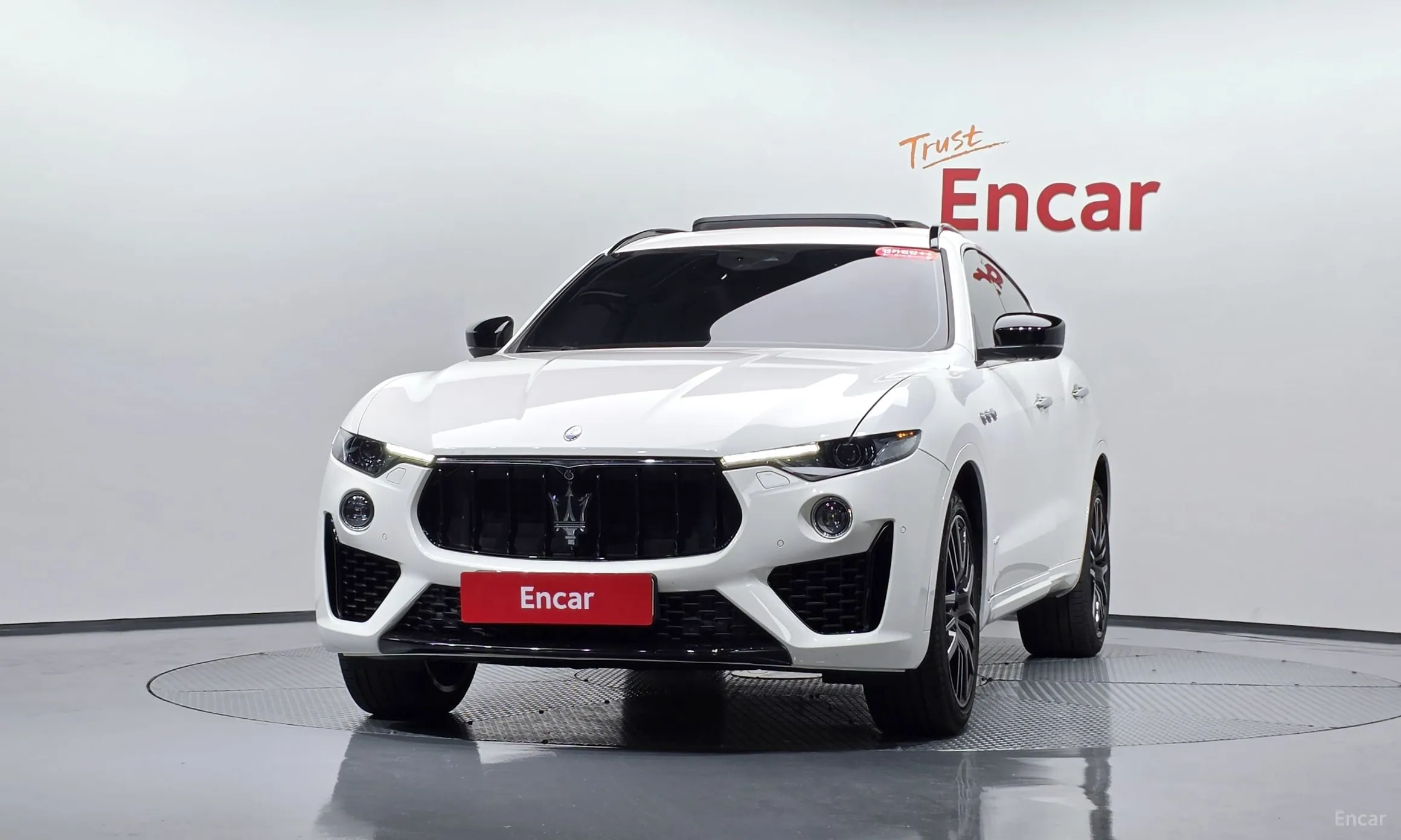 Maserati Levante превью 3