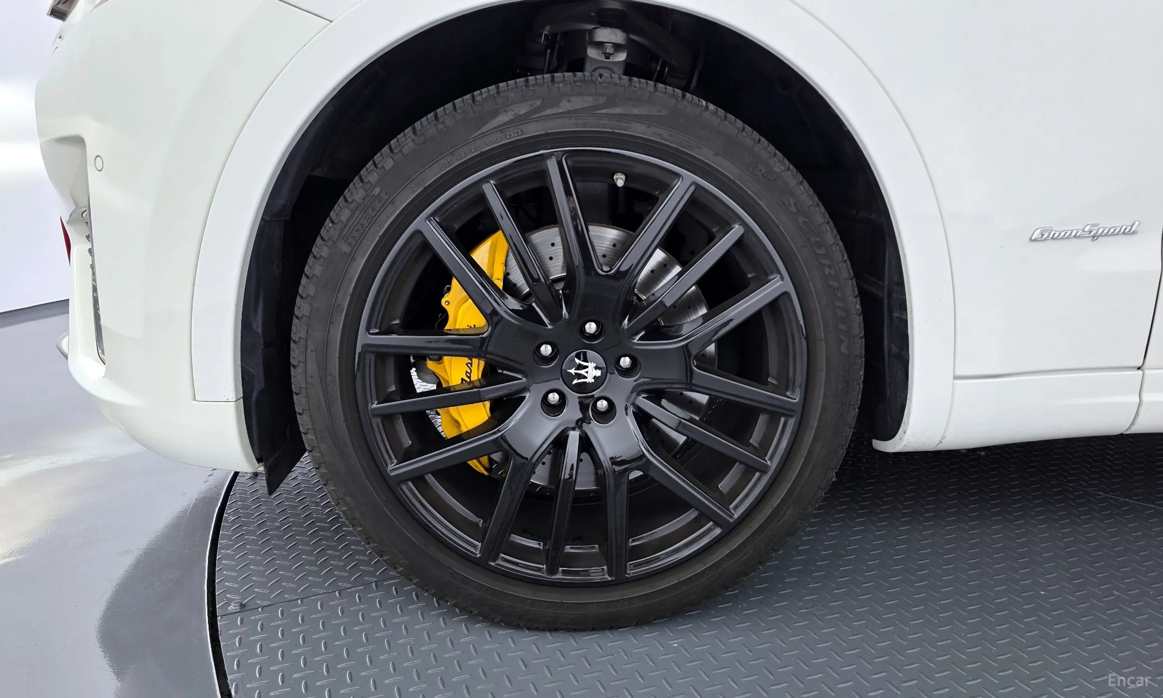 Maserati Levante превью 5