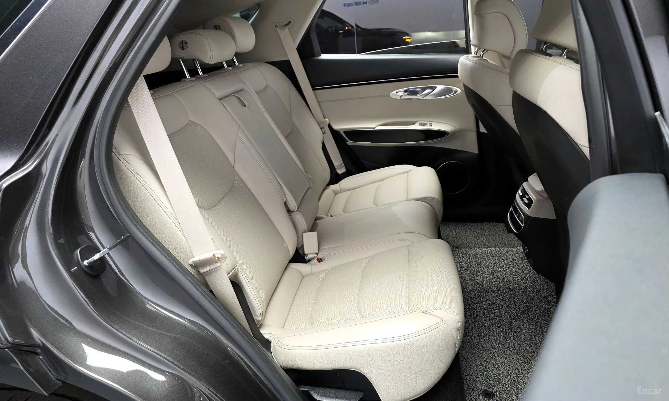 Genesis GV70 превью 11