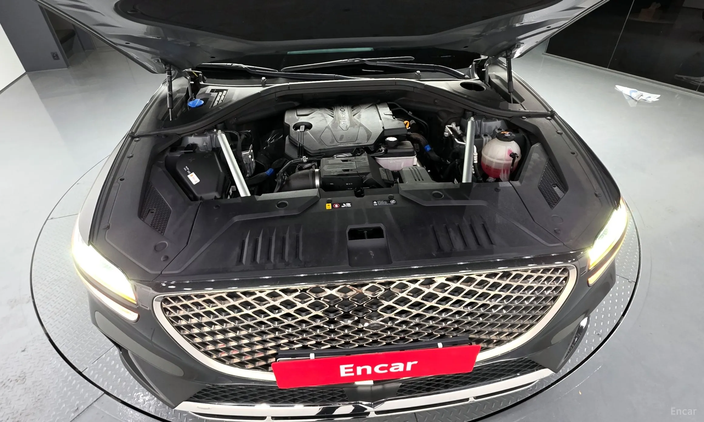 Genesis GV70 превью 6