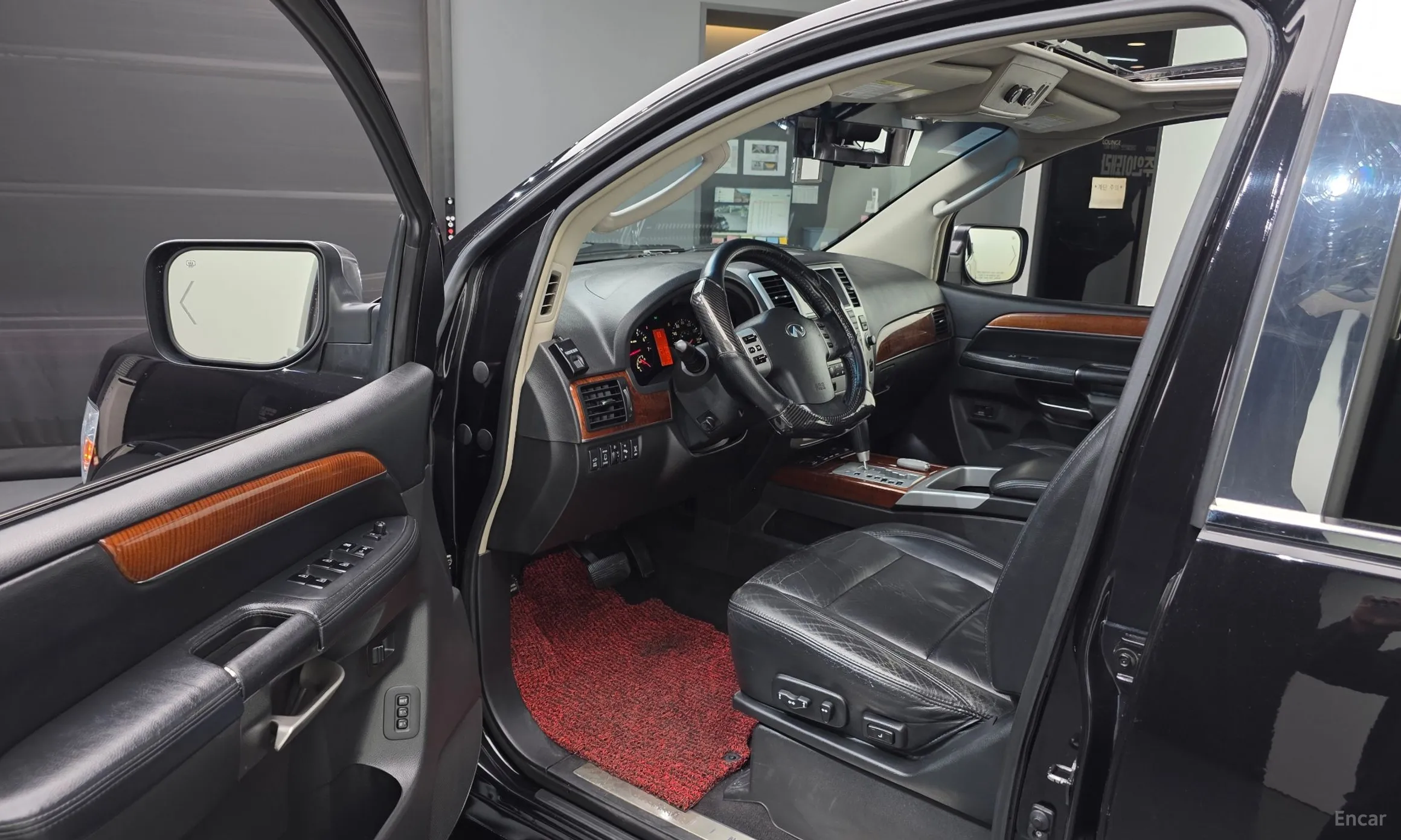 Infiniti QX56 превью 10