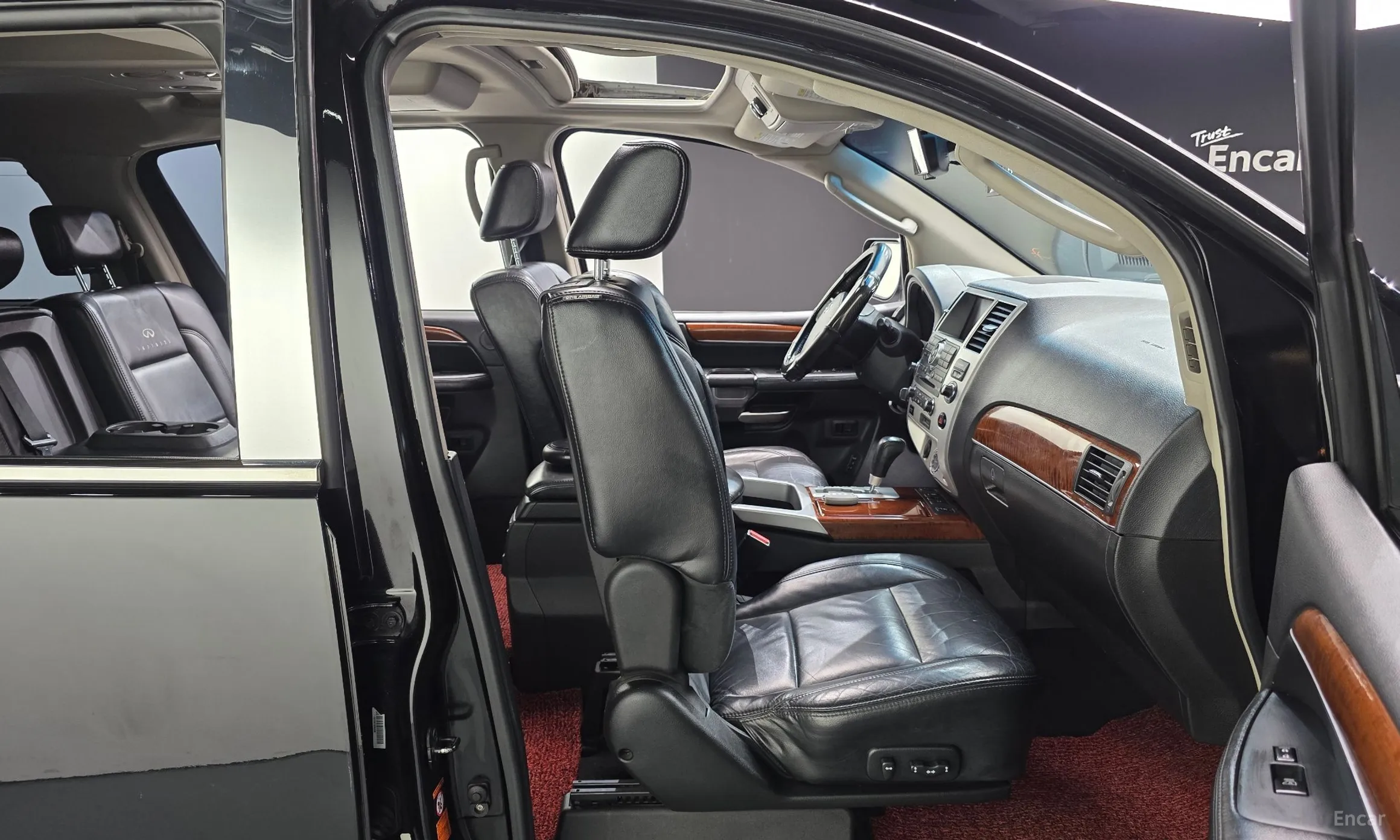 Infiniti QX56 превью 12