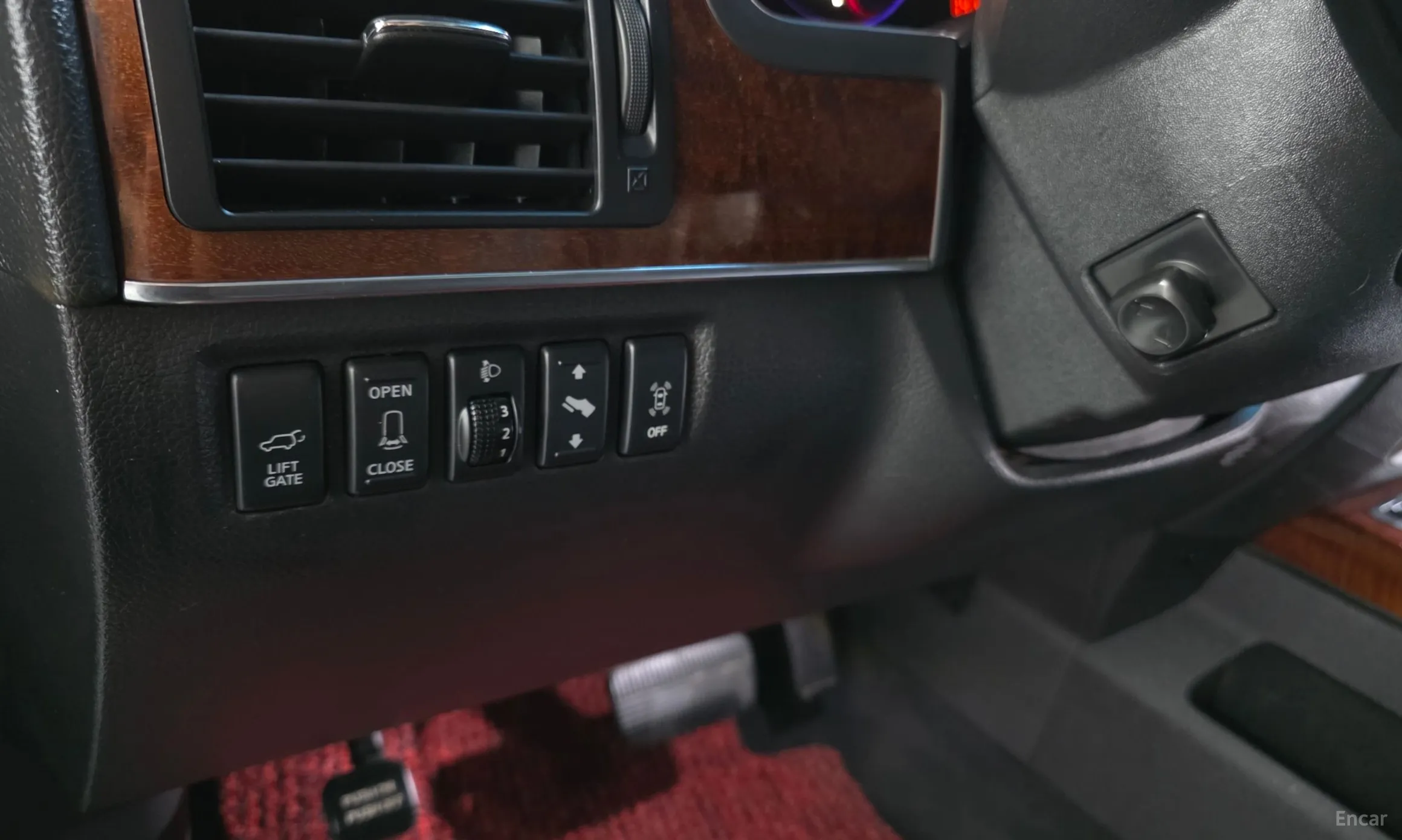 Infiniti QX56 превью 14