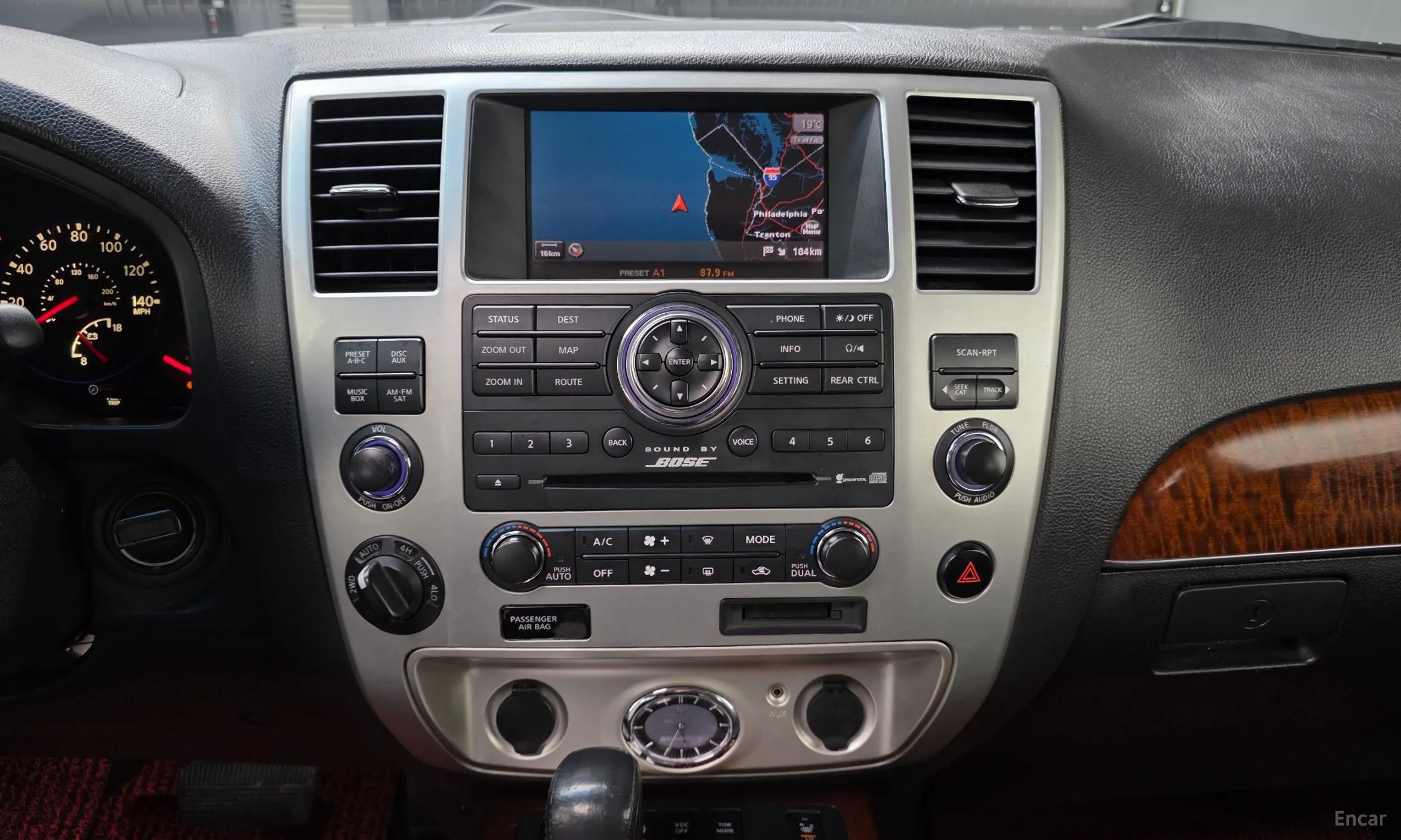 Infiniti QX56 превью 17