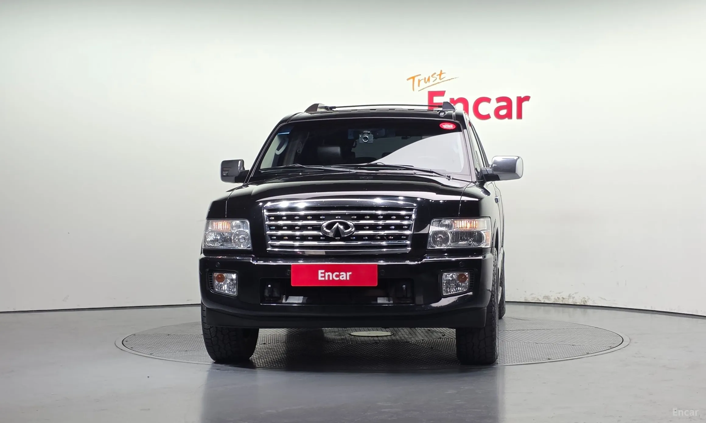 Infiniti QX56 превью 3