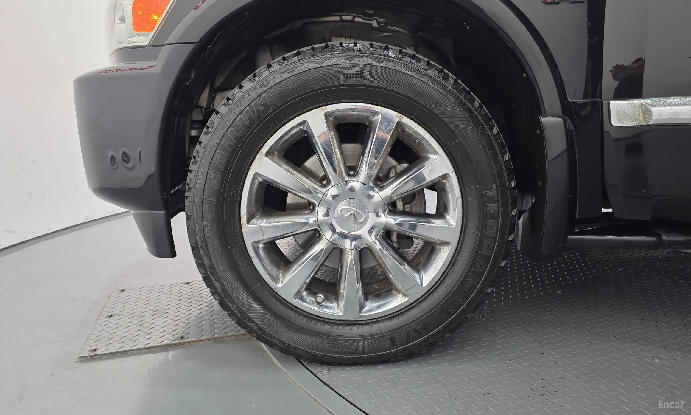 Infiniti QX56 превью 5