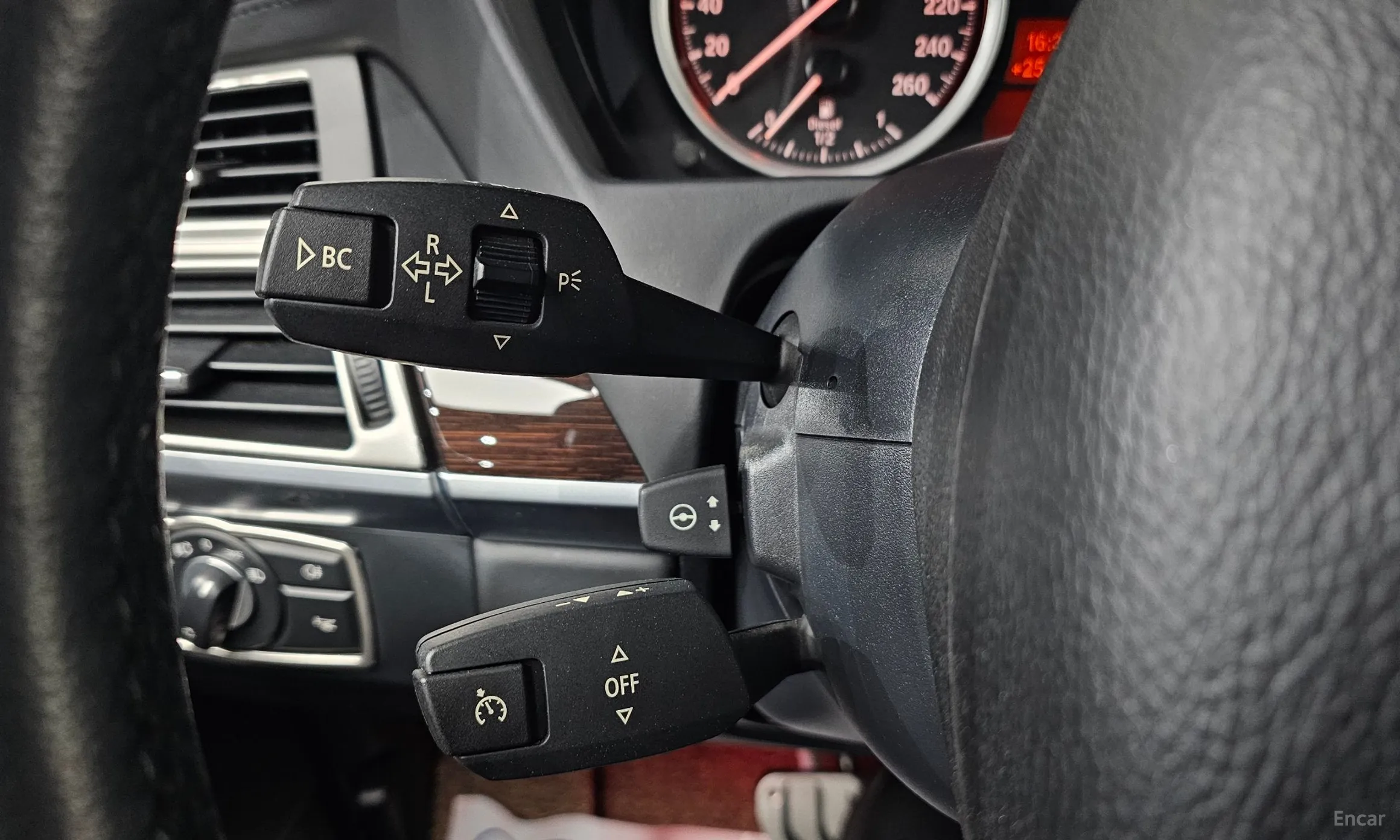 BMW X6 (E71) превью 16