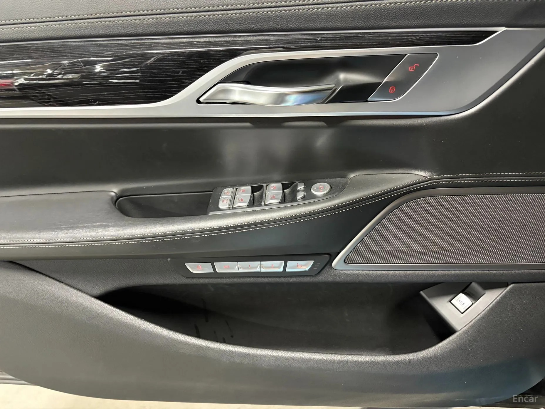 BMW 7 Series (G11) превью 9