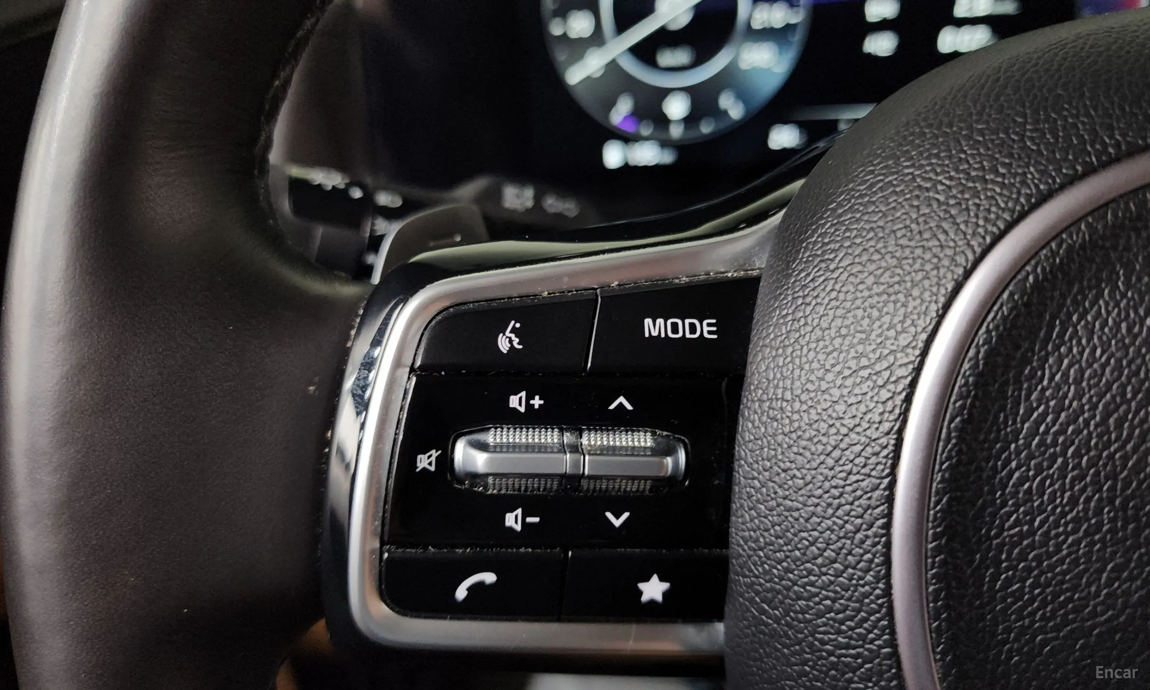 Kia Carnival Gen 4 превью 18