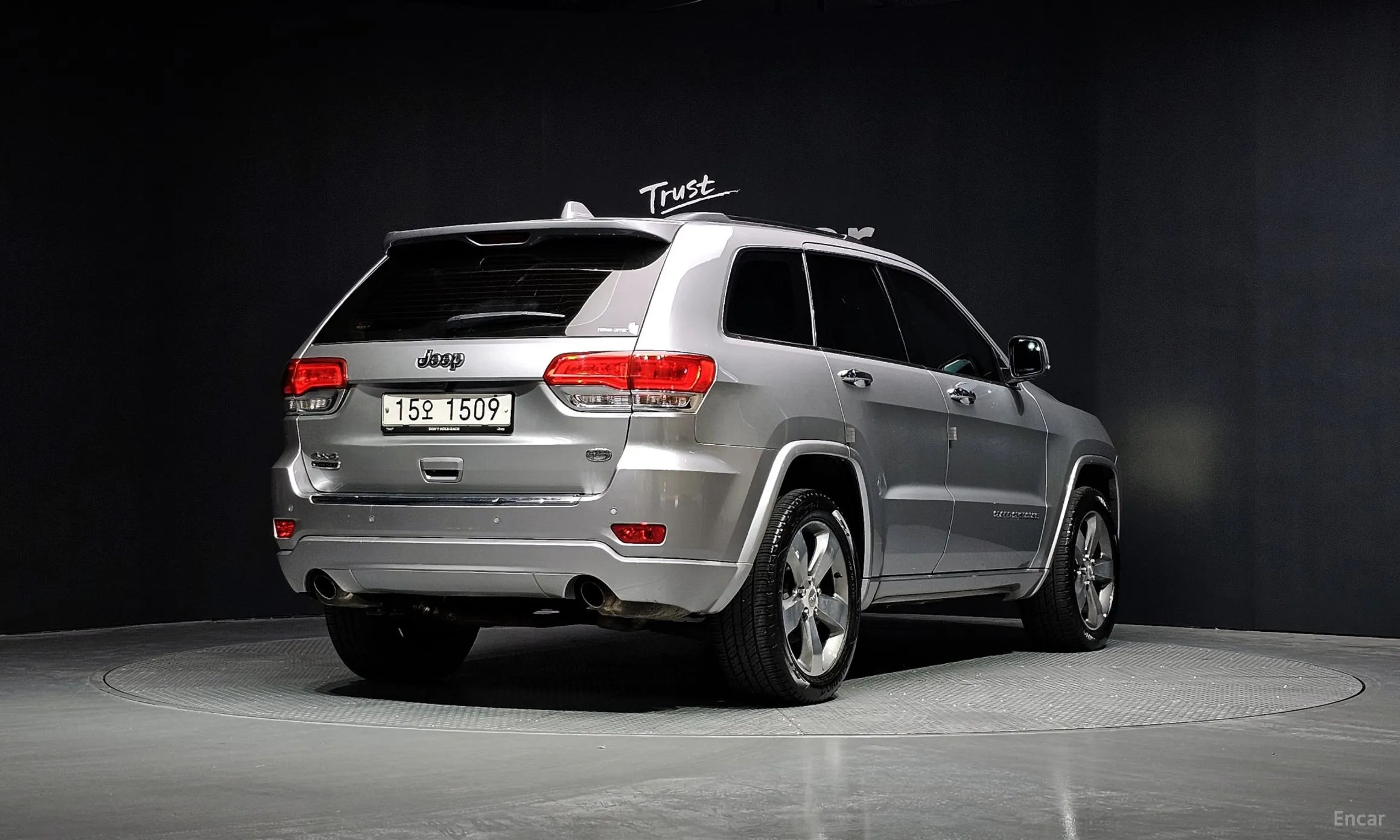 Jeep Grand Cherokee превью 2