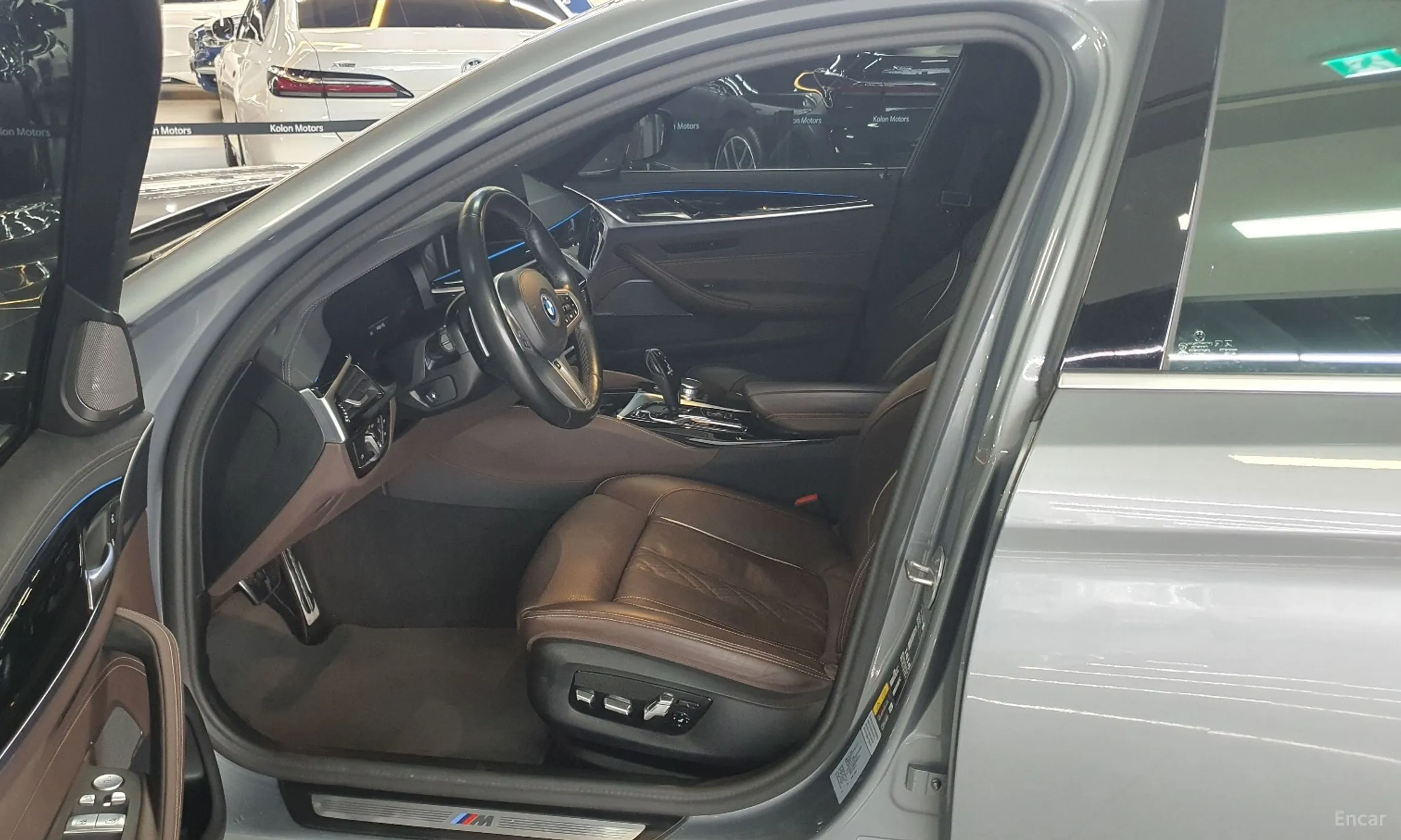 BMW 5 Series (G30) превью 11