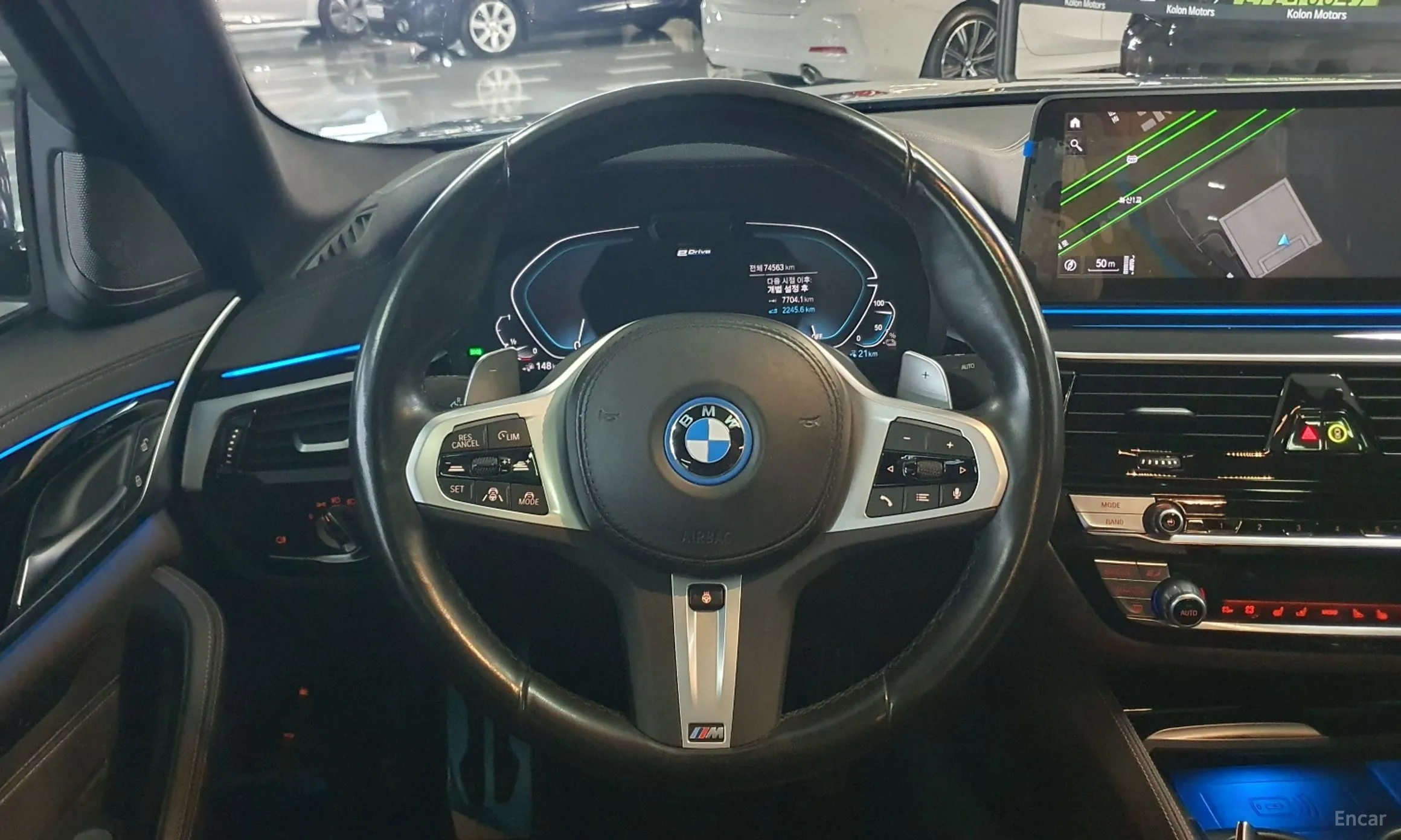 BMW 5 Series (G30) превью 13